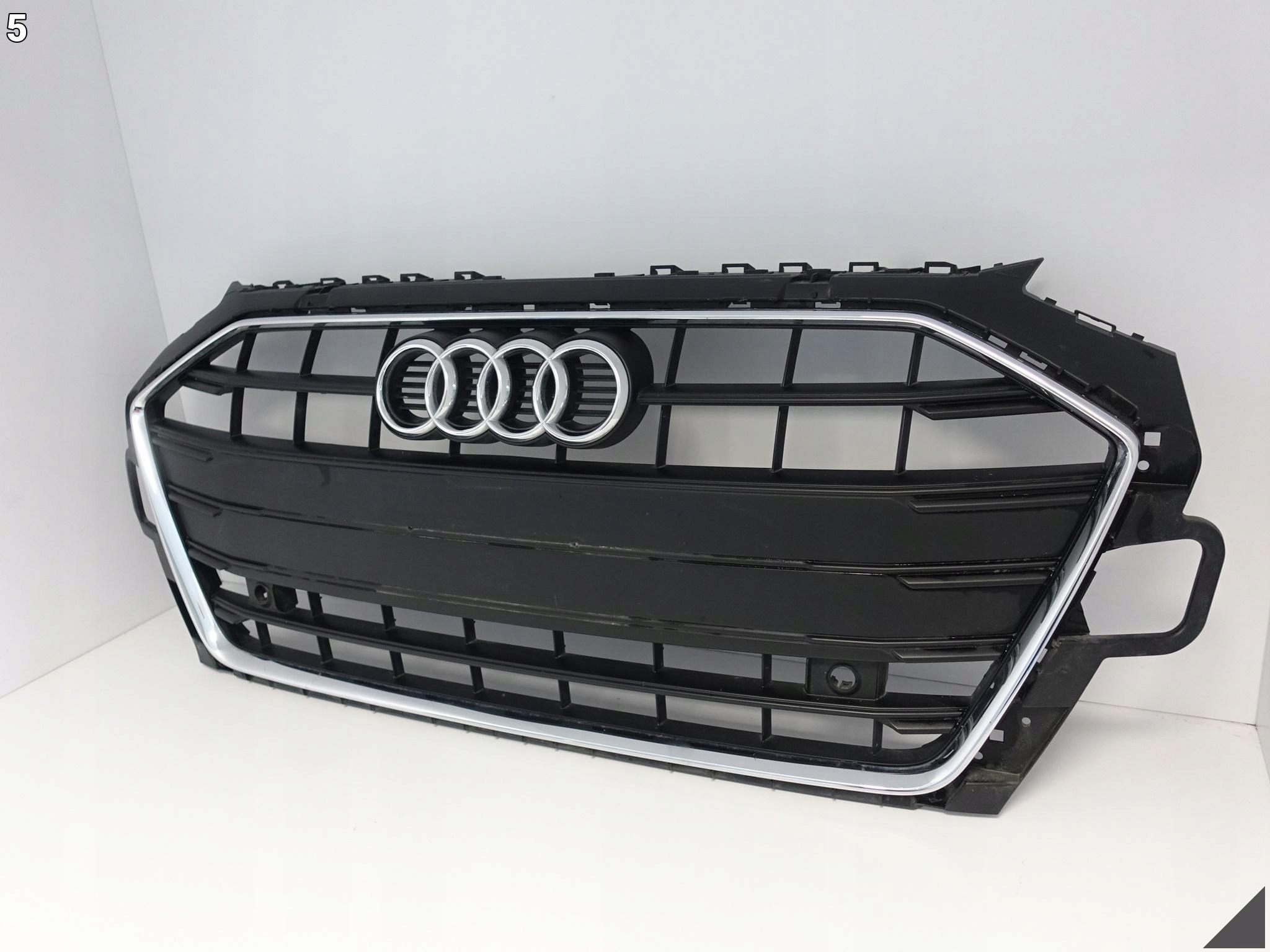 AUDI A4 B9 8W0 LIFT 19- ZWYKŁY / BASIS ZDERZAK GRILL ATRAPA PRZÓD AUDI A4 B9 8W0 LIFT 19- ZWYKŁY / BASIS ZDERZAK GRILL ATRAPA PRZÓD - obrazek 6