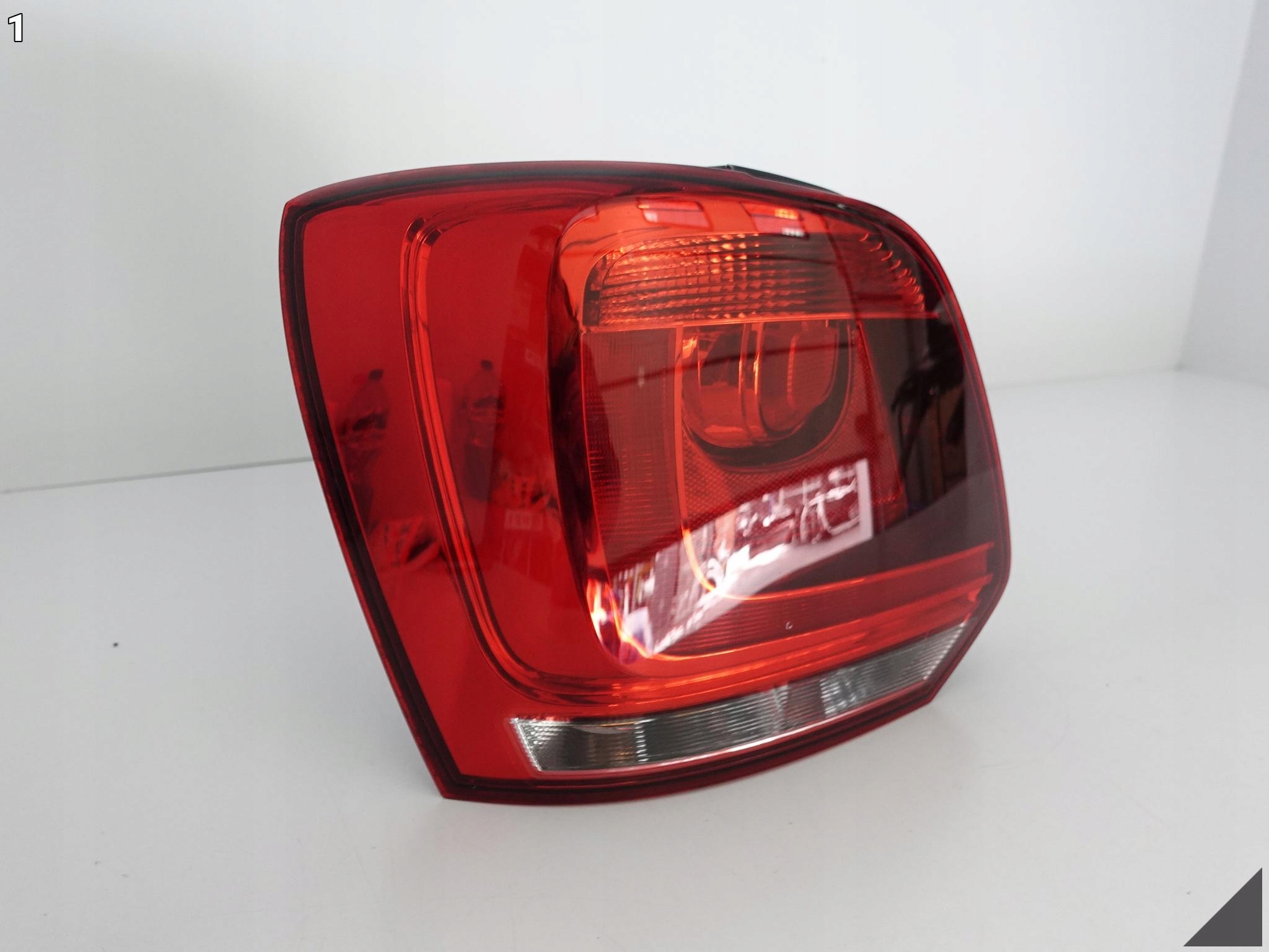 VW POLO V 5 6R0 09-14 LAMPA LEWA TYŁ EUROPA VW POLO V 5 6R0 09-14 LAMPA LEWA TYŁ EUROPA - obrazek 2