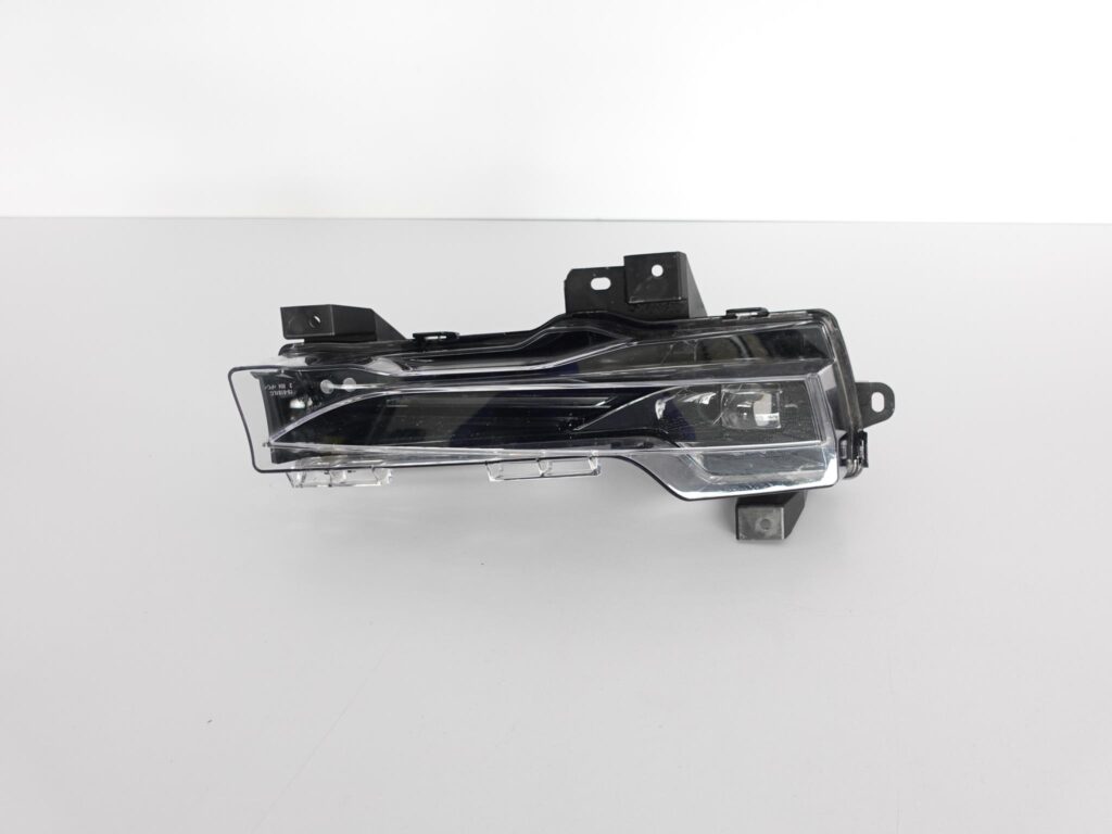 TESLA MODEL Y 3 LIFT 20- LAMPA HALOGEN LED DRL PRAWY W ZDERZAK