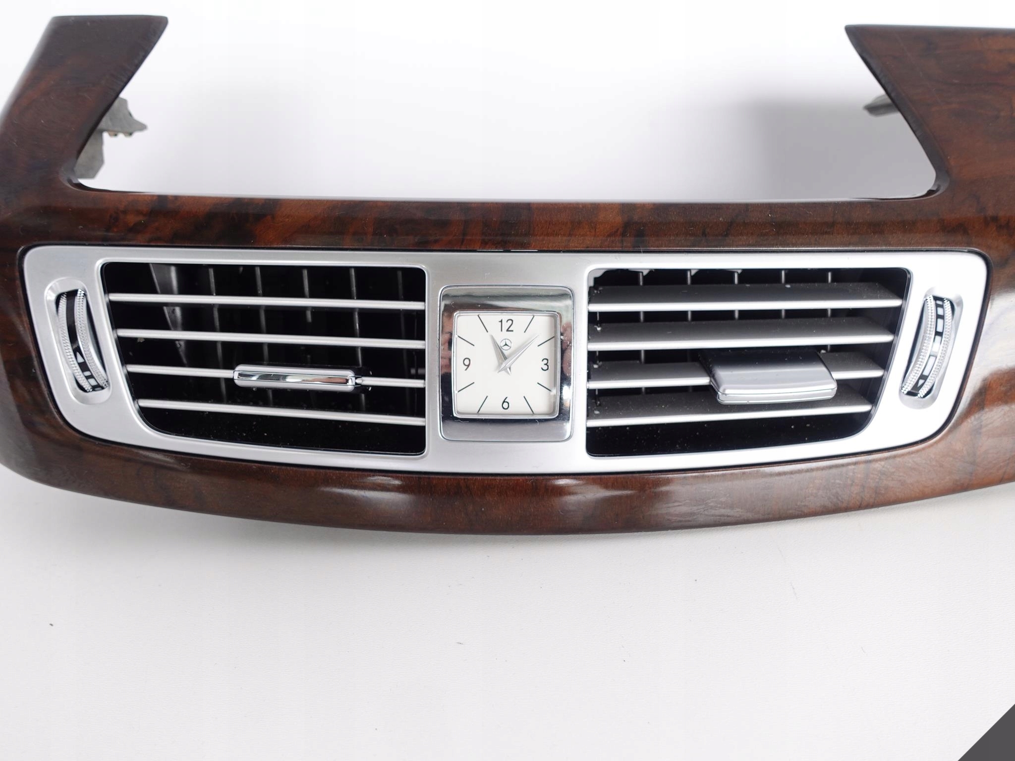 MERCEDES CLS 218 PANEL DEKOR KRATKI DREWNO ZEGAR MERCEDES CLS 218 PANEL DEKOR KRATKI DREWNO ZEGAR - obrazek 3
