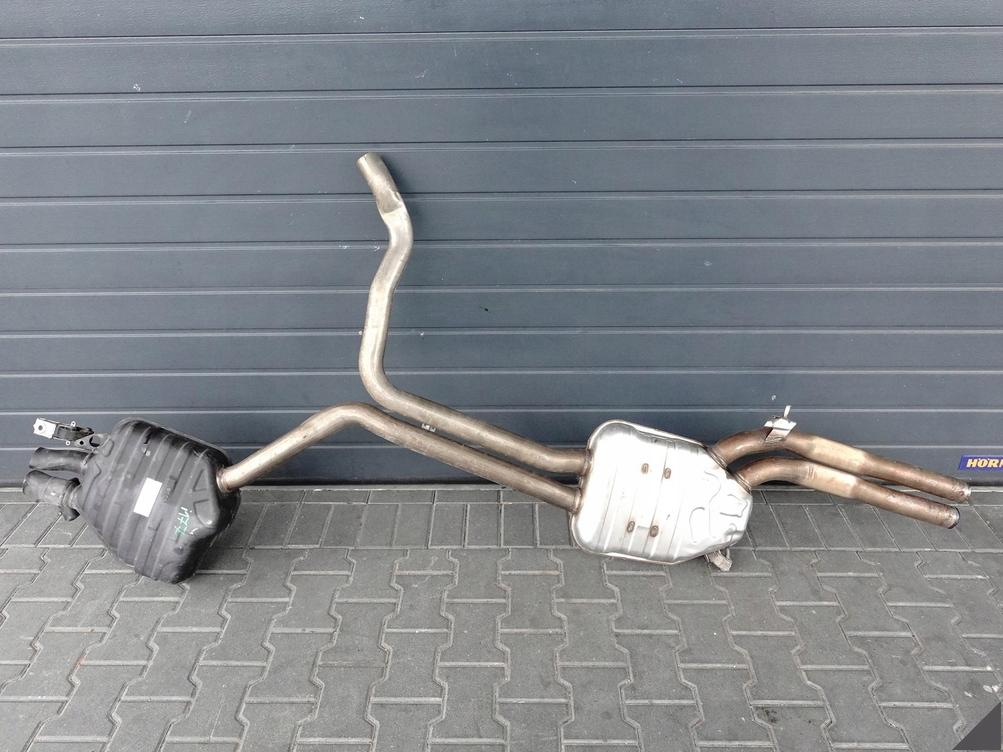 AUDI RS7 4G8 C7 LIFT 15-18 RURA WYDECH TŁUMIK LEWY TYŁ 4.0 TFSI 78 KM AUDI RS7 4G8 C7 LIFT 15-18 RURA WYDECH TŁUMIK LEWY TYŁ 4.0 TFSI 78 KM