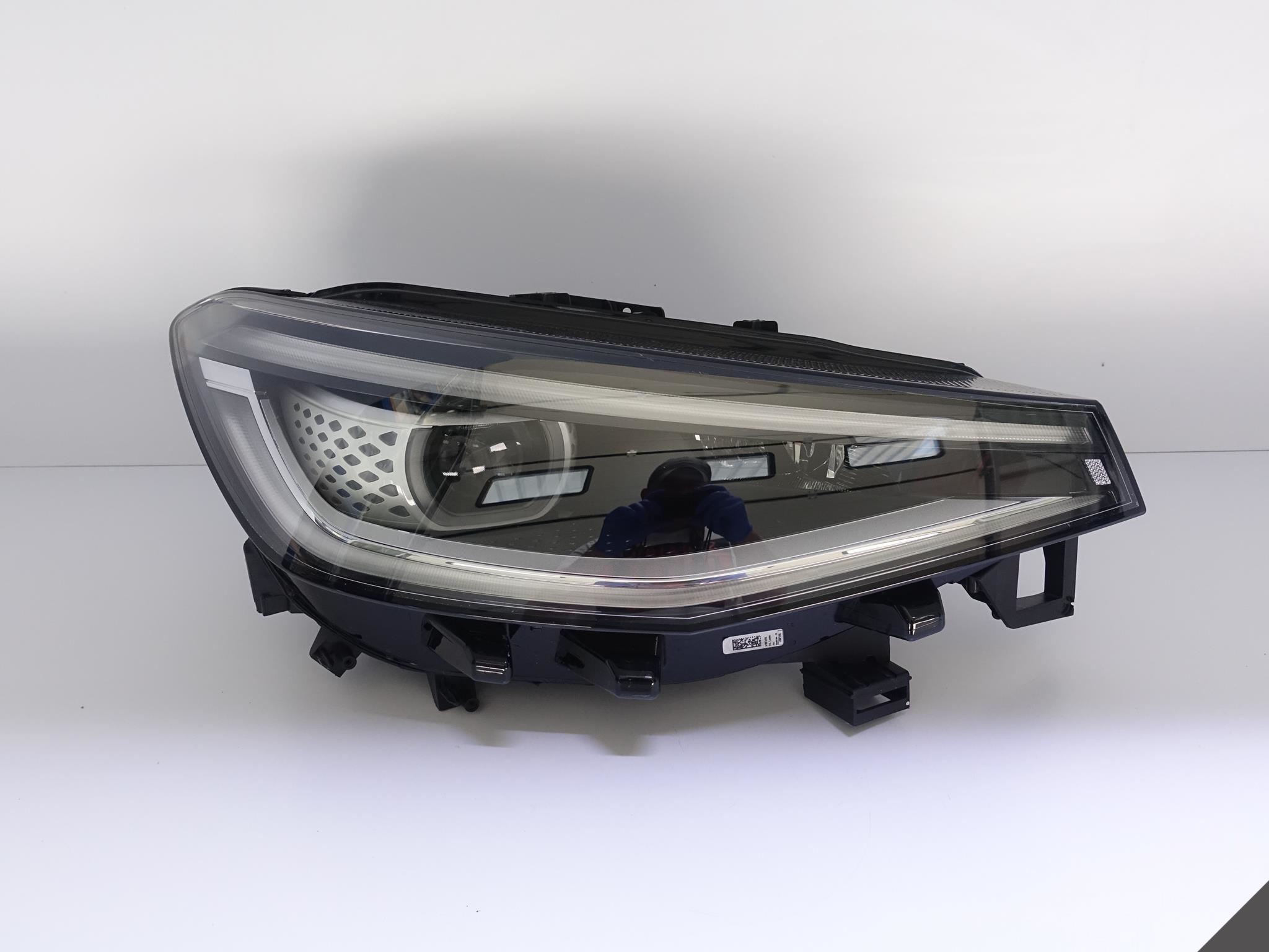 VW ID.4 11B 20- LAMPA IQ.LIGHT FULL LED PRAWA EU VW ID.4 11B 20- LAMPA IQ.LIGHT FULL LED PRAWA EU