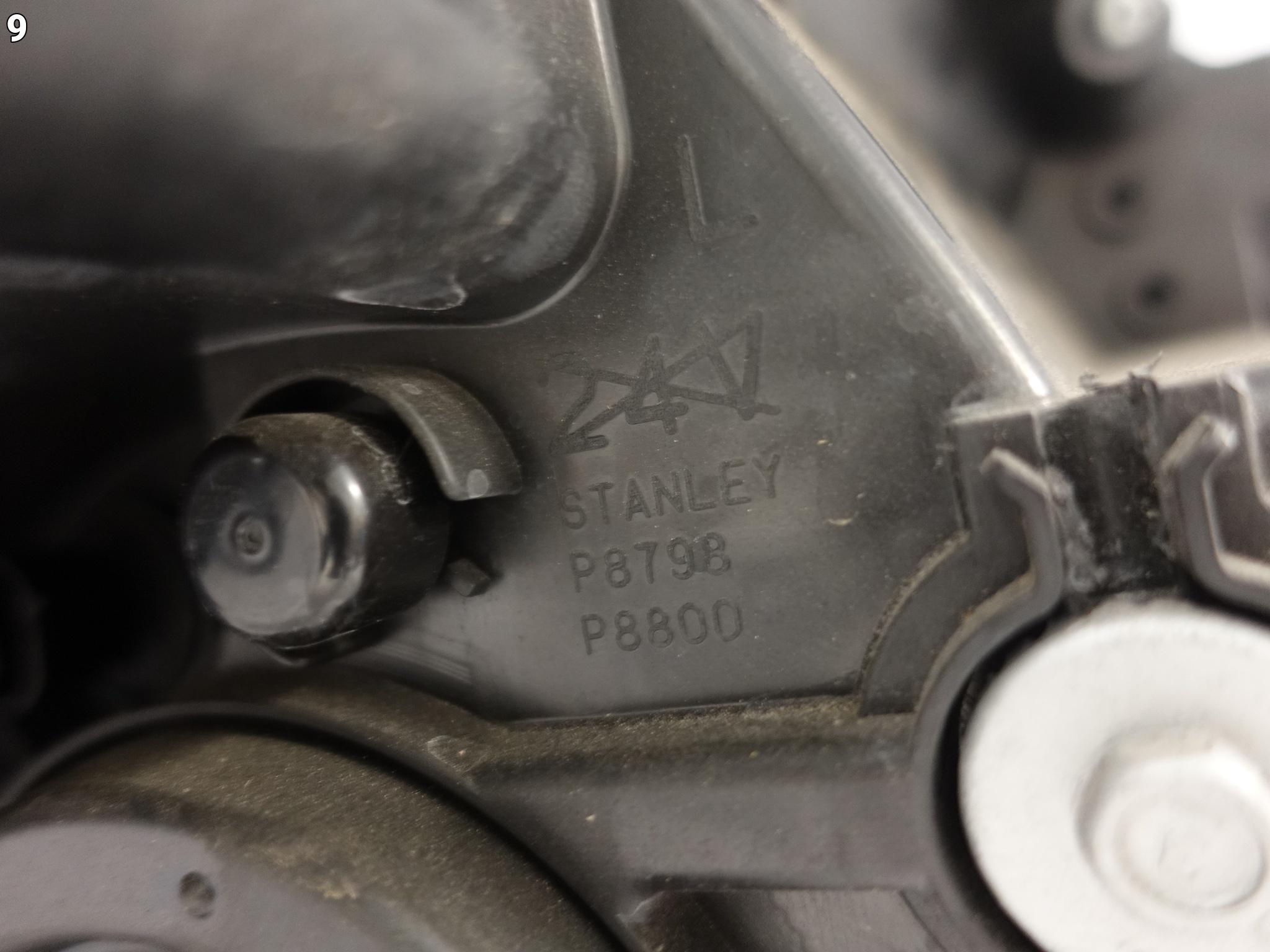 SUZUKI SWIFT MK7 IV 4 10-17 LAMPA ZWYKŁA HALOGEN LEWA PRZÓD EUROPA B.ŁADNA SUZUKI SWIFT MK7 IV 4 10-17 LAMPA ZWYKŁA HALOGEN LEWA PRZÓD EUROPA B.ŁADNA - obrazek 10