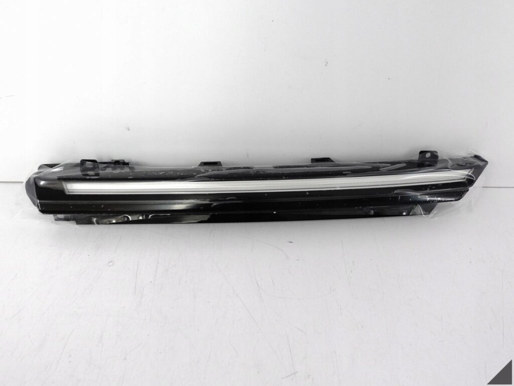 VW GOLF 8 VIII 5H0 19- GRILL ATRAPA LED DRL LISTWA OZDOBNA PODŚWIETLANE L VW GOLF 8 VIII 5H0 19- GRILL ATRAPA LED DRL LISTWA OZDOBNA PODŚWIETLANE L