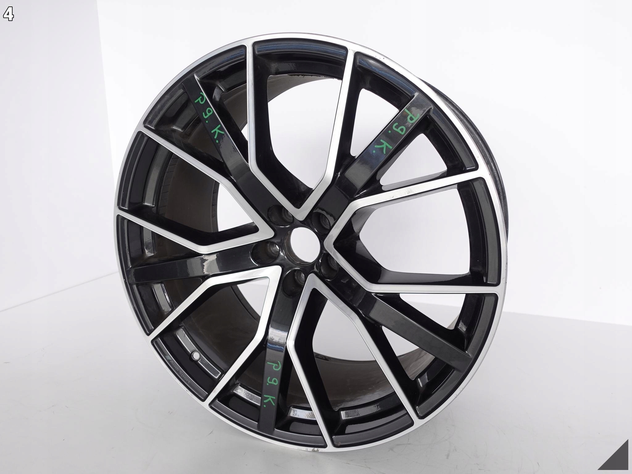 AUDI Q8 SQ8 RSQ8 Q7 S-LINE 4M8 FELGA 10JX22 ET21 AUDI Q8 SQ8 RSQ8 Q7 S-LINE 4M8 FELGA 10JX22 ET21 - obrazek 5