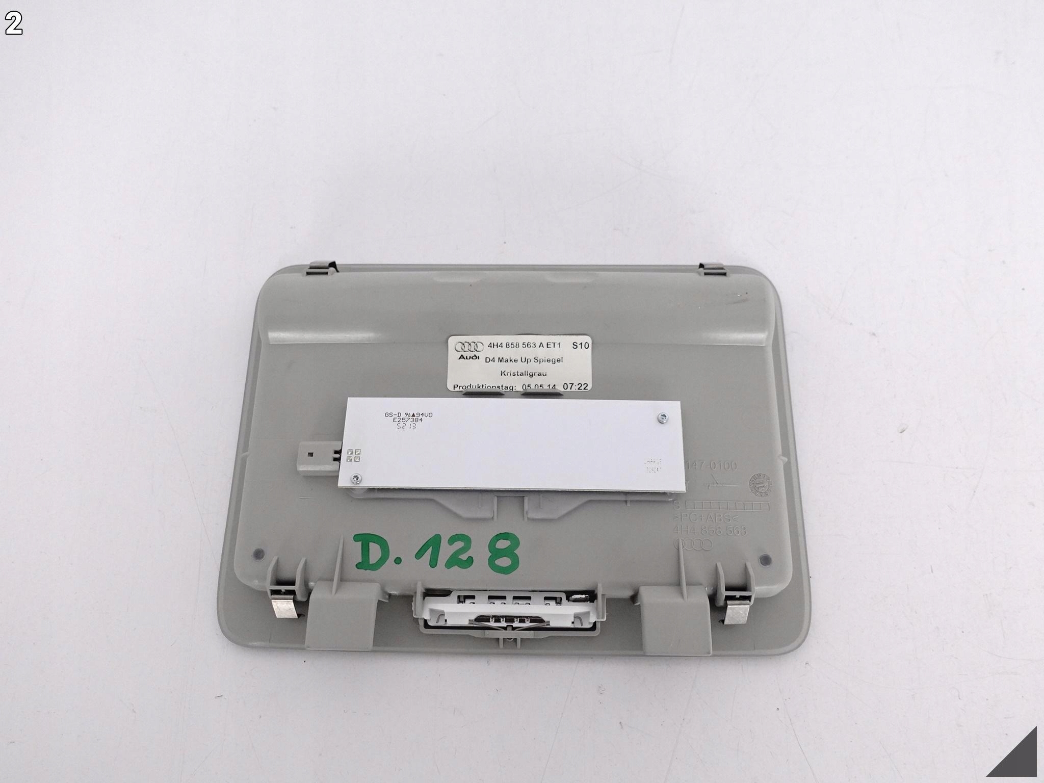 AUDI A8 4H0 4H4 D4 LIFT 13-17 LUSTERKO LAMPKA LED 4H4858563A LONG CHROM ET1 AUDI A8 4H0 4H4 D4 LIFT 13-17 LUSTERKO LAMPKA LED 4H4858563A LONG CHROM ET1 - obrazek 3