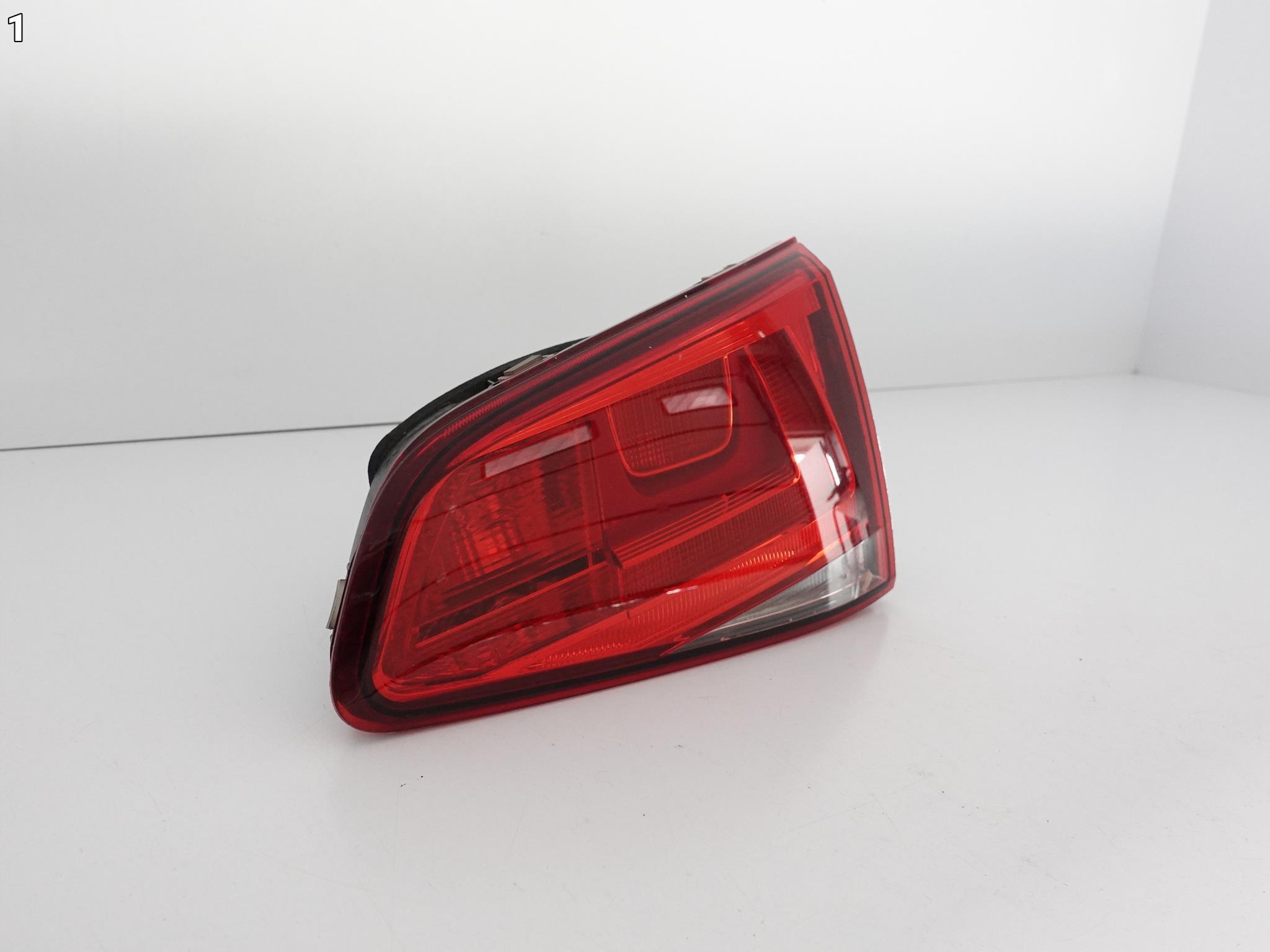 VW GOLF VII 7 5G0 12-16 LAMPA PRAWA TYŁ W KLAPĘ EU VW GOLF VII 7 5G0 12-16 LAMPA PRAWA TYŁ W KLAPĘ EU - obrazek 2