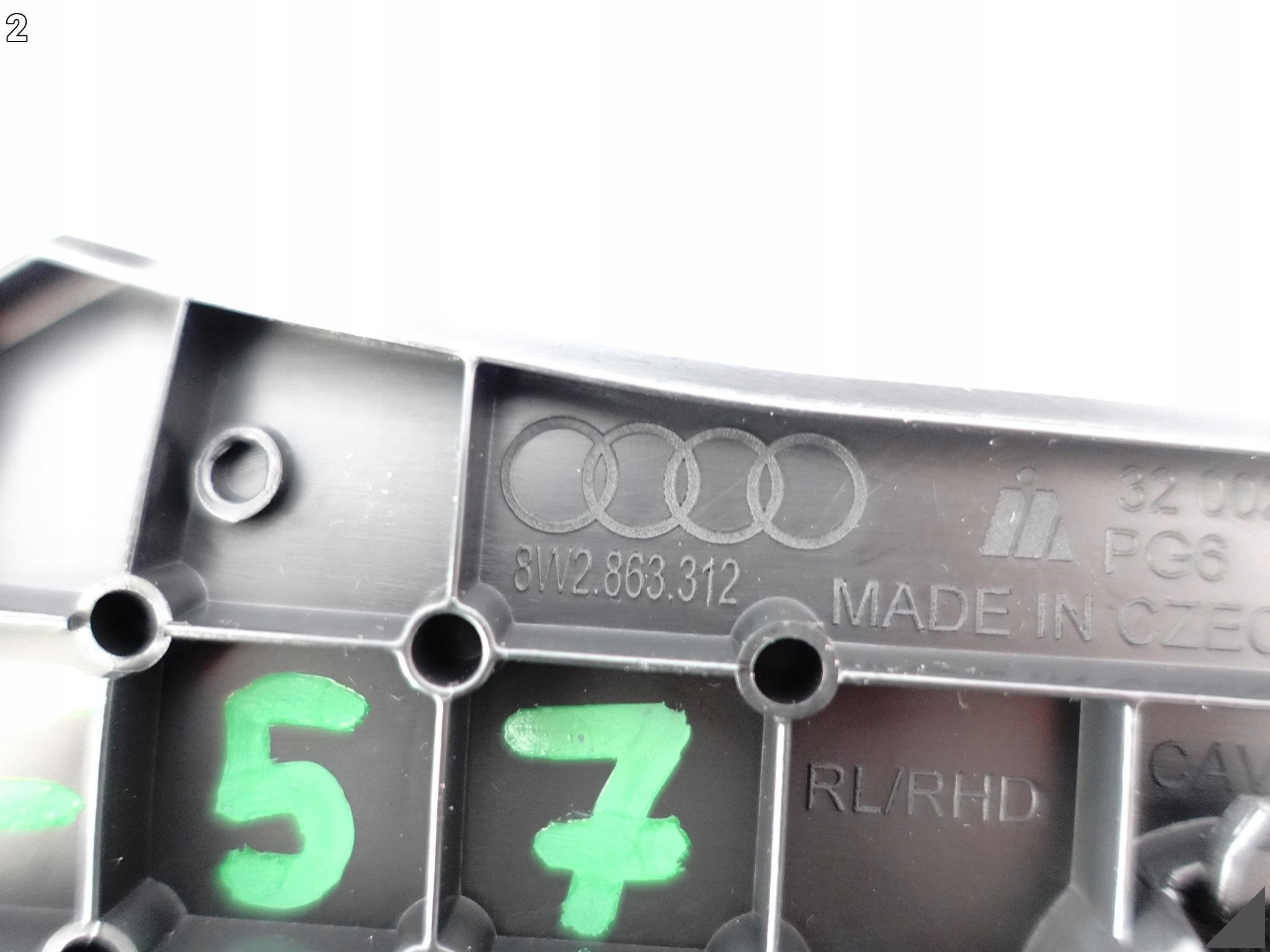 AUDI A5 8W6 F5 A4 8W0 B9 15-19 OSŁONA ZAŚLEPKA TUNELU ŚRODKOWEGO PRAWA UK AUDI A5 8W6 F5 A4 8W0 B9 15-19 OSŁONA ZAŚLEPKA TUNELU ŚRODKOWEGO PRAWA UK - obrazek 3