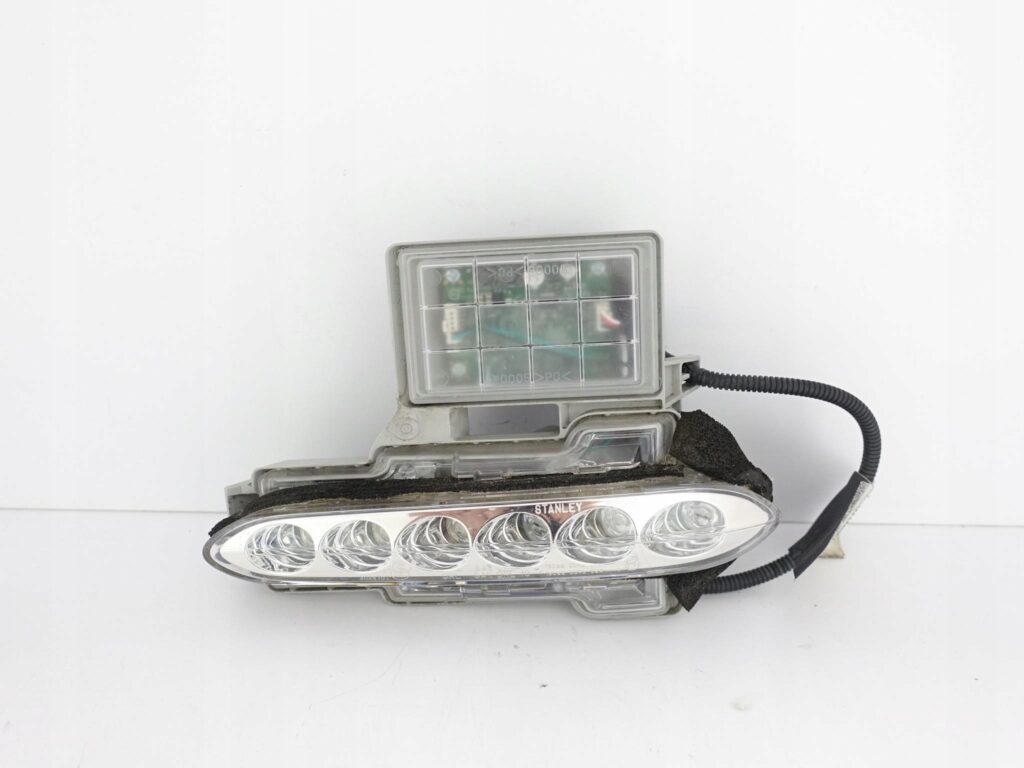 NISSAN GT-R GTR LIFT 12-16 HALOGEN LED DRL LEWY W ZDERZAK PRZÓD NISSAN GT-R GTR LIFT 12-16 HALOGEN LED DRL LEWY W ZDERZAK PRZÓD