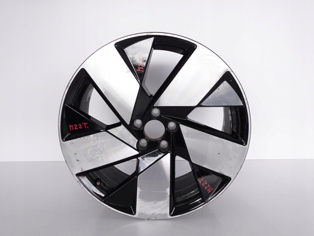 VOLVO XC40 FELGA 8JX20 ET50.5 5X108 VOLVO XC40 FELGA 8JX20 ET50.5 5X108