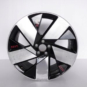 VOLVO XC40 FELGA 8JX20 ET50.5 5X108 VOLVO XC40 FELGA 8JX20 ET50.5 5X108