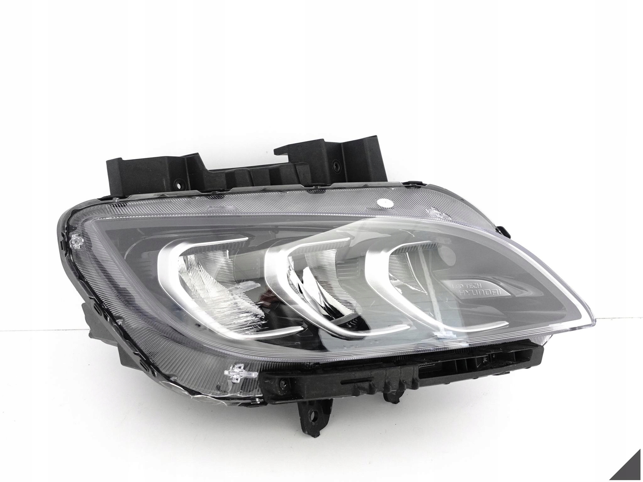 HYUNDAI KONA ELECTRIC LIFT 20- LAMPA FULL LED TECH PRAWA PRZÓD EUROPA HYUNDAI KONA ELECTRIC LIFT 20- LAMPA FULL LED TECH PRAWA PRZÓD EUROPA