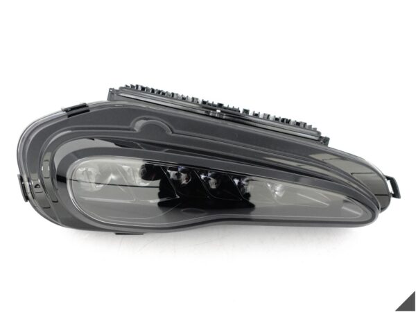 MCLAREN ARTURA 21- LAMPA FULL LED PRAWA PRZÓD EUROPA (USZKODZONA W ŚRODKU) MCLAREN ARTURA 21- LAMPA FULL LED PRAWA PRZÓD EUROPA (USZKODZONA W ŚRODKU)
