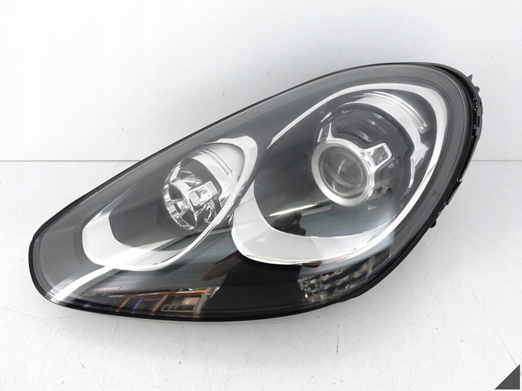 PORSCHE CAYENNE 7P5 LIFT 14-18 LAMPA XENON (DS8) + LED LEWA PRZÓD EUROPA PORSCHE CAYENNE 7P5 LIFT 14-18 LAMPA XENON (DS8) + LED LEWA PRZÓD EUROPA