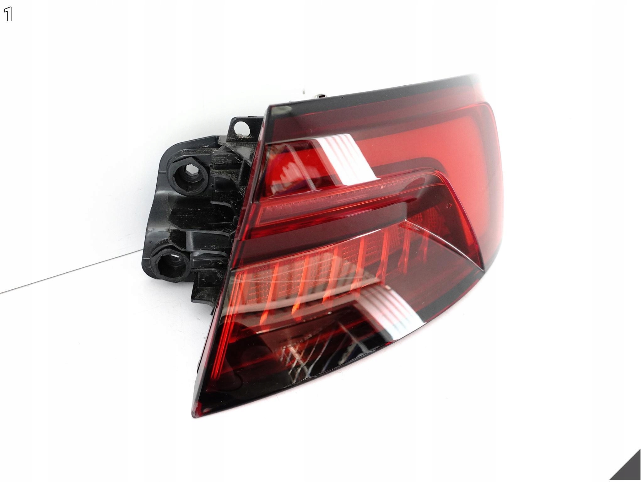 AUDI A5 S5 8W6 8W8 F5 B9 SPORTBACK 16-19 MATRIX LED LAMPA W BŁOTNIK PRAWA AUDI A5 S5 8W6 8W8 F5 B9 SPORTBACK 16-19 MATRIX LED LAMPA W BŁOTNIK PRAWA - obrazek 2