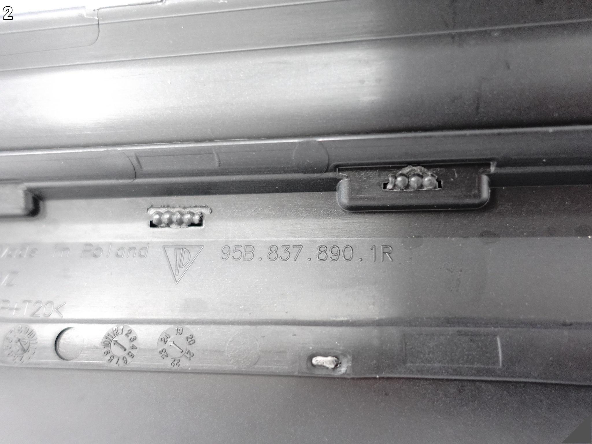 PORSCHE MACAN GTS LIFT 95B 21-24 DOLNA LISTWA OSŁONA NA DRZWI PRAWA PRZÓD PORSCHE MACAN GTS LIFT 95B 21-24 DOLNA LISTWA OSŁONA NA DRZWI PRAWA PRZÓD - obrazek 3
