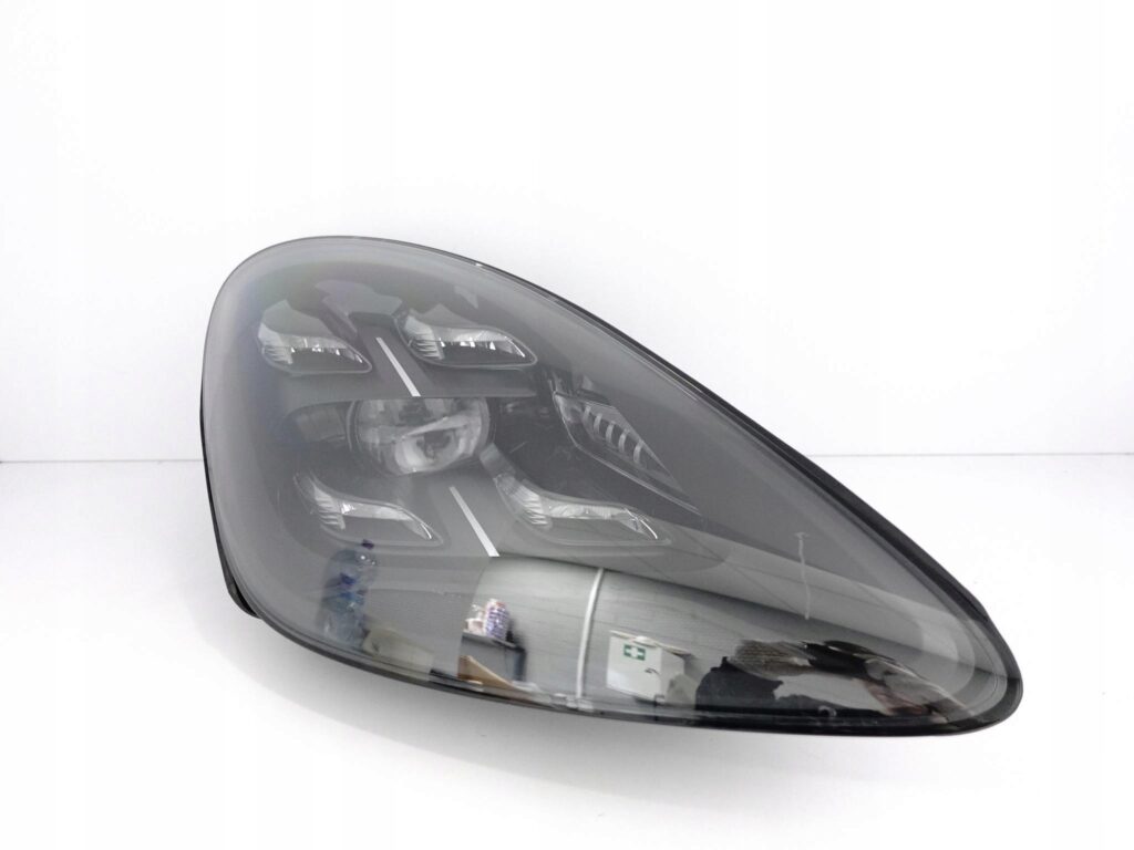 PORSCHE CAYENNE 9Y0 E3 18-23 LAMPA MATRIX FULL LED PRAWA EU PORSCHE CAYENNE 9Y0 E3 18-23 LAMPA MATRIX FULL LED PRAWA EU