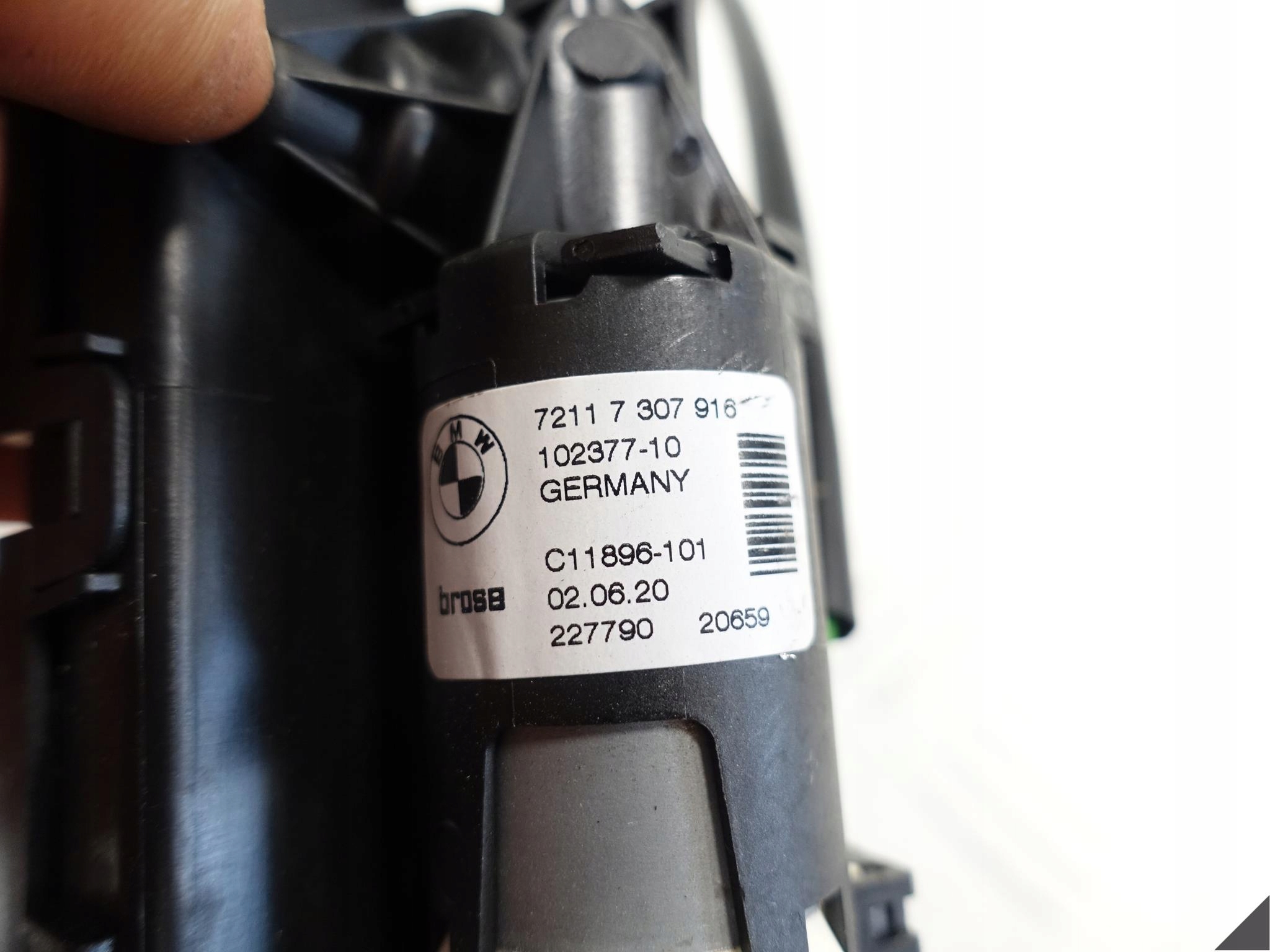 BMW M2 F87 M4 F82 4 F32 PODAJNIK PASA PRAWY PRZÓD BMW M2 F87 M4 F82 4 F32 PODAJNIK PASA PRAWY PRZÓD - obrazek 5
