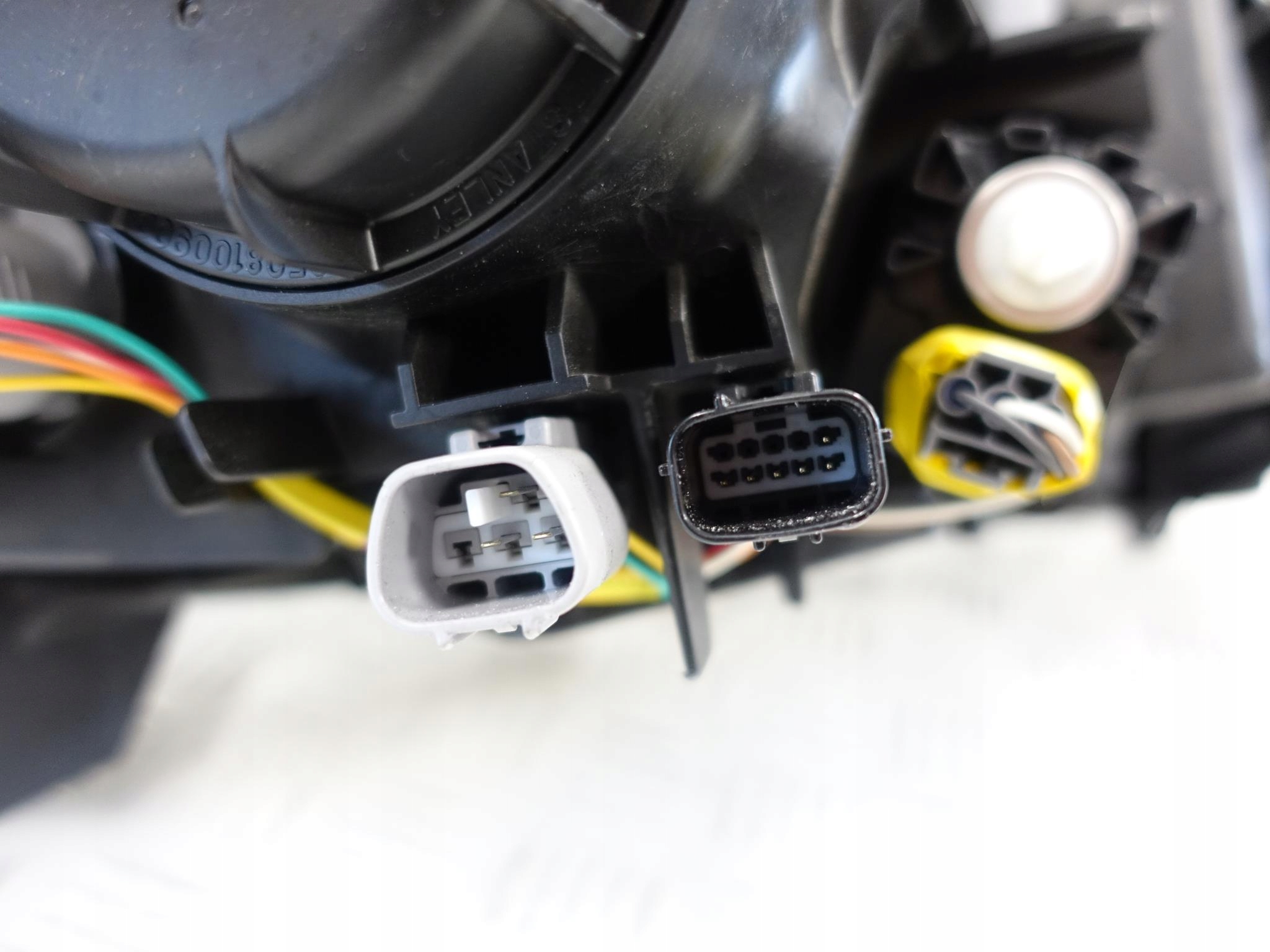 MITSUBISHI ECLIPSE CROSS 18- ZWYKŁA + LED LEWA EU LAMPA MITSUBISHI ECLIPSE CROSS 18- ZWYKŁA + LED LEWA EU LAMPA - obrazek 8