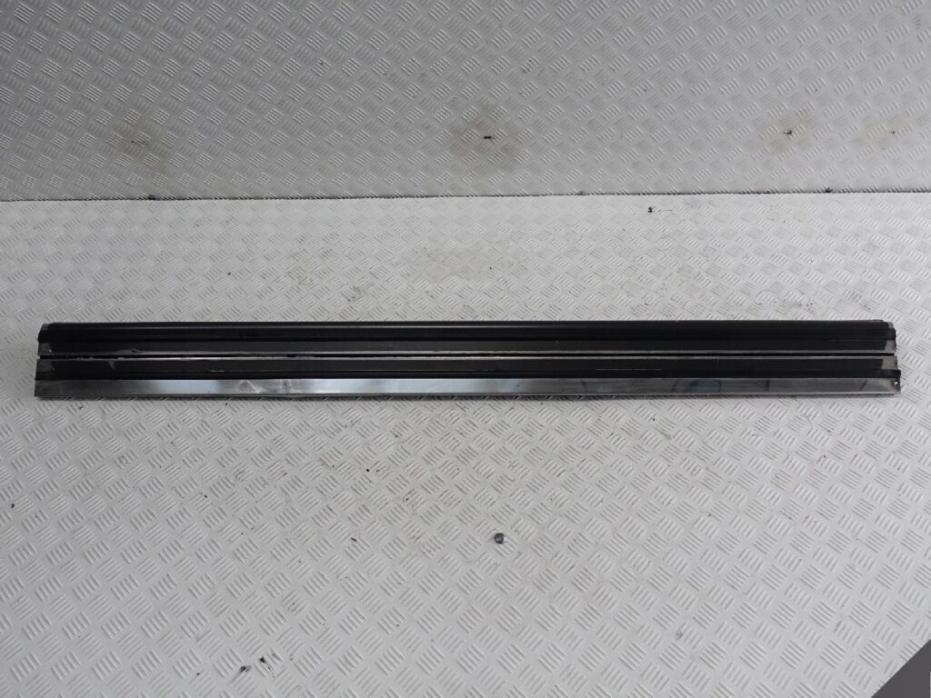 MERCEDES G-KLASA W463 PRÓG STOPIEŃ LISTWA MERCEDES G-KLASA W463 PRÓG STOPIEŃ LISTWA