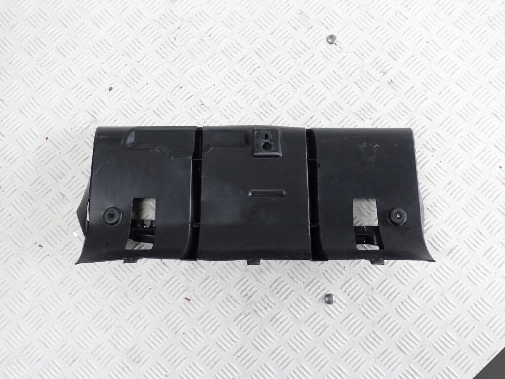 AUDI R8 4S0 WLOT KIEROWNICA POWIETRZA KRATKA USZK AUDI R8 4S0 WLOT KIEROWNICA POWIETRZA KRATKA USZK