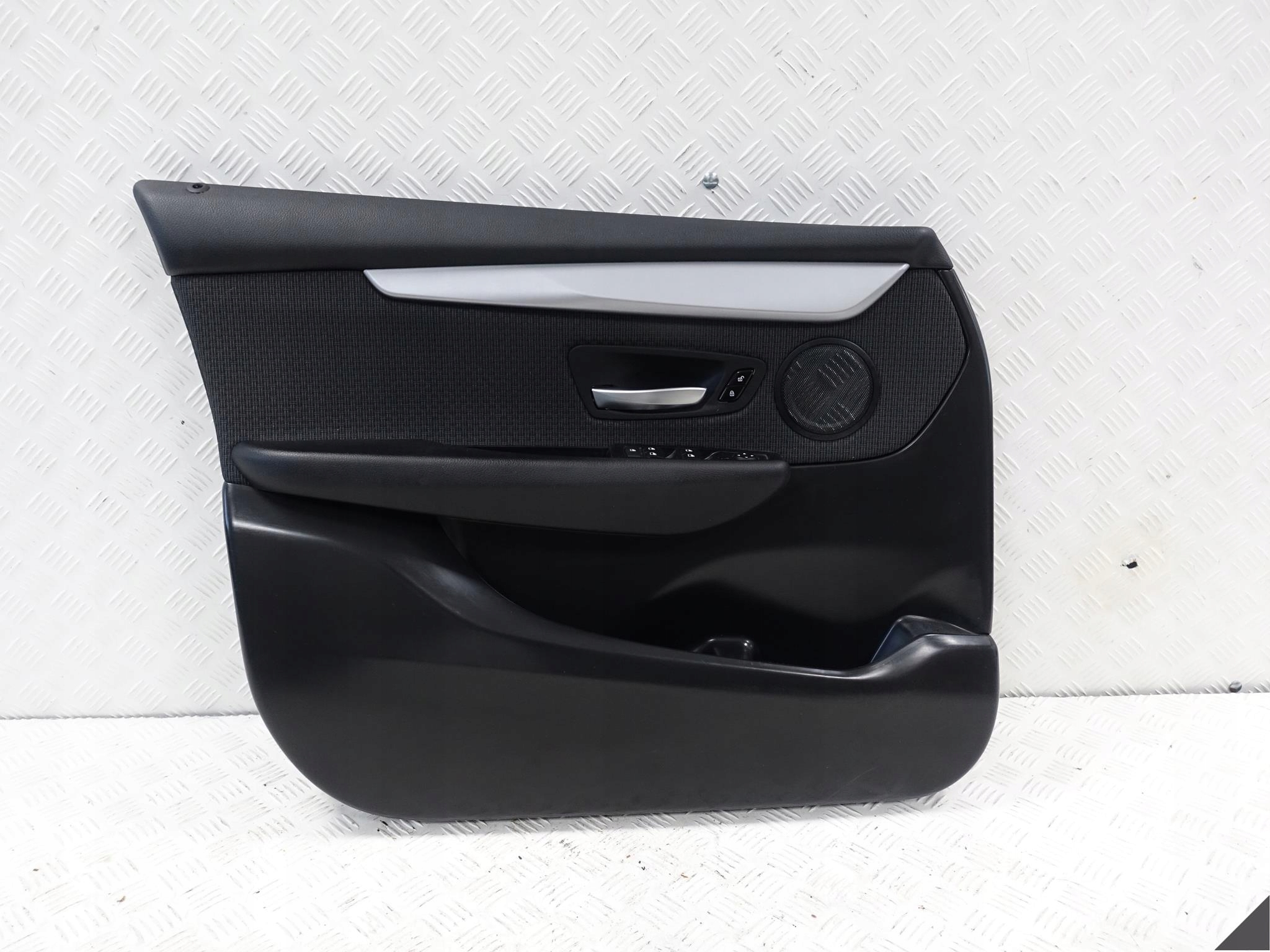 BMW 2 F45 F46 TAPICERKA LEWA PRZÓD BMW 2 F45 F46 TAPICERKA LEWA PRZÓD