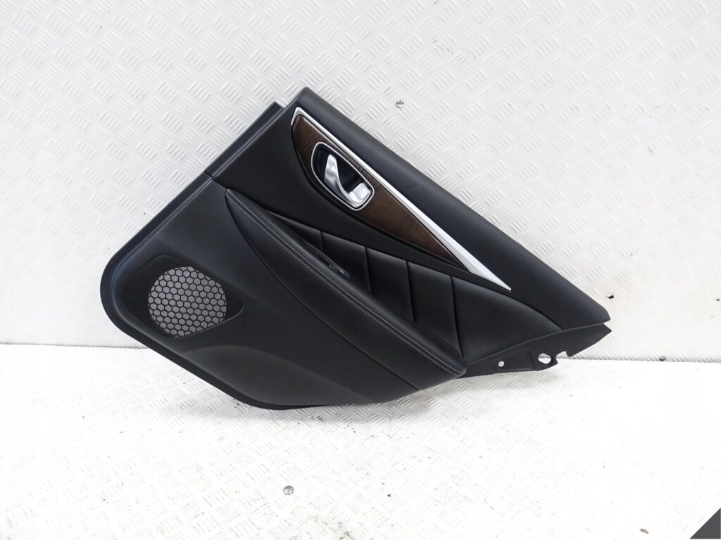 INFINITI Q50 TAPICERKA SKÓRA CZARNA PRAWA TYŁ INFINITI Q50 TAPICERKA SKÓRA CZARNA PRAWA TYŁ