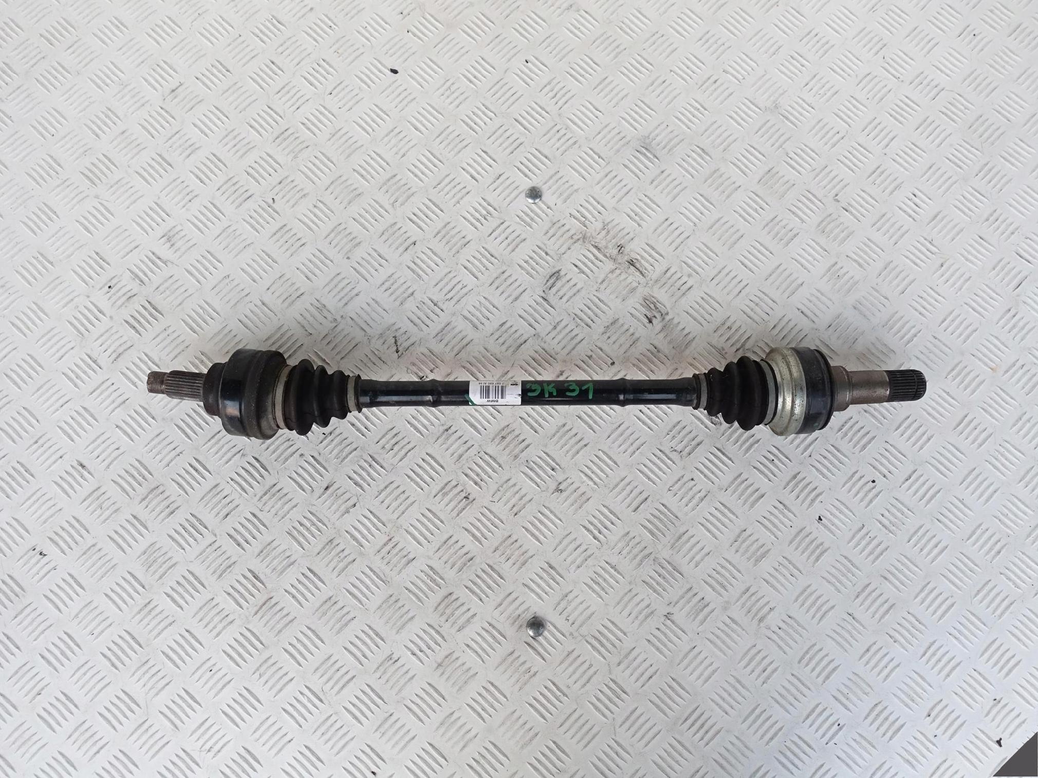 BMW F31 F30 F22 F23 F20 F21 PÓŁOŚ PRAWA TYŁ 27MM BMW F31 F30 F22 F23 F20 F21 PÓŁOŚ PRAWA TYŁ 27MM