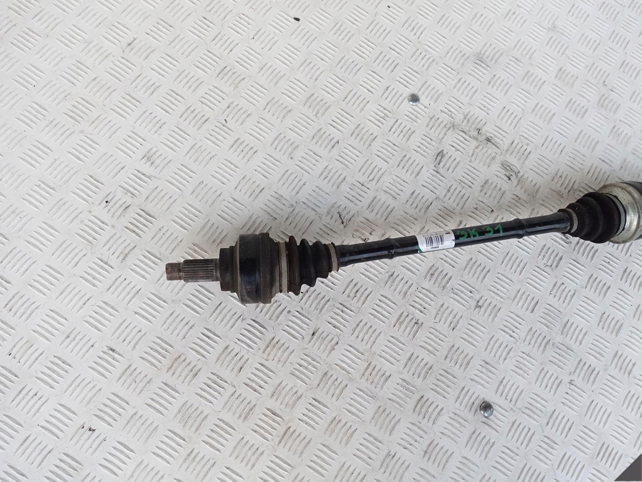 BMW F31 F30 F22 F23 F20 F21 PÓŁOŚ PRAWA TYŁ 27MM BMW F31 F30 F22 F23 F20 F21 PÓŁOŚ PRAWA TYŁ 27MM - obrazek 2