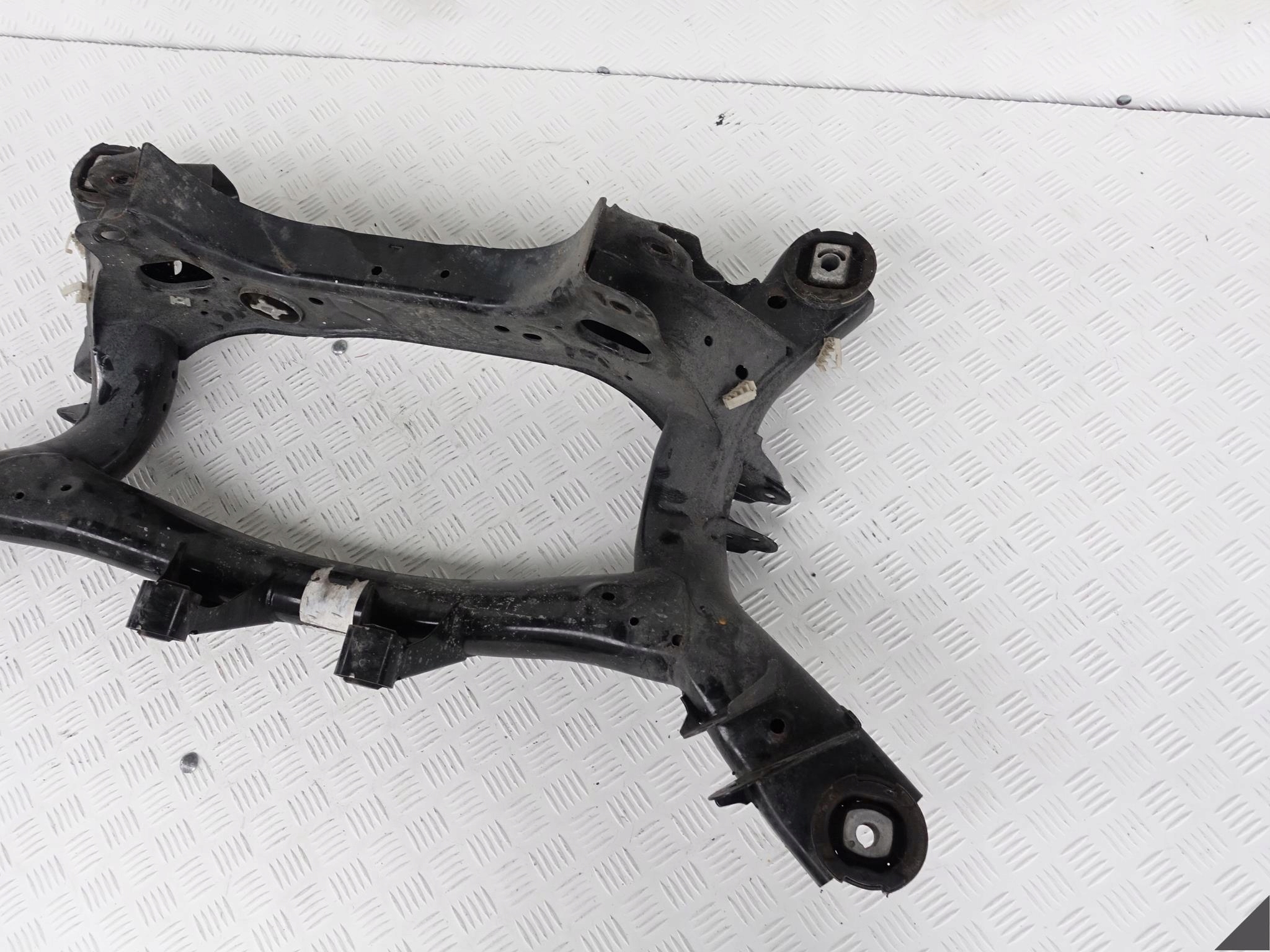 BMW F31 F33 F36 WÓZEK SANKI BELKA TYŁ 6792507 BMW F31 F33 F36 WÓZEK SANKI BELKA TYŁ 6792507 - obrazek 3