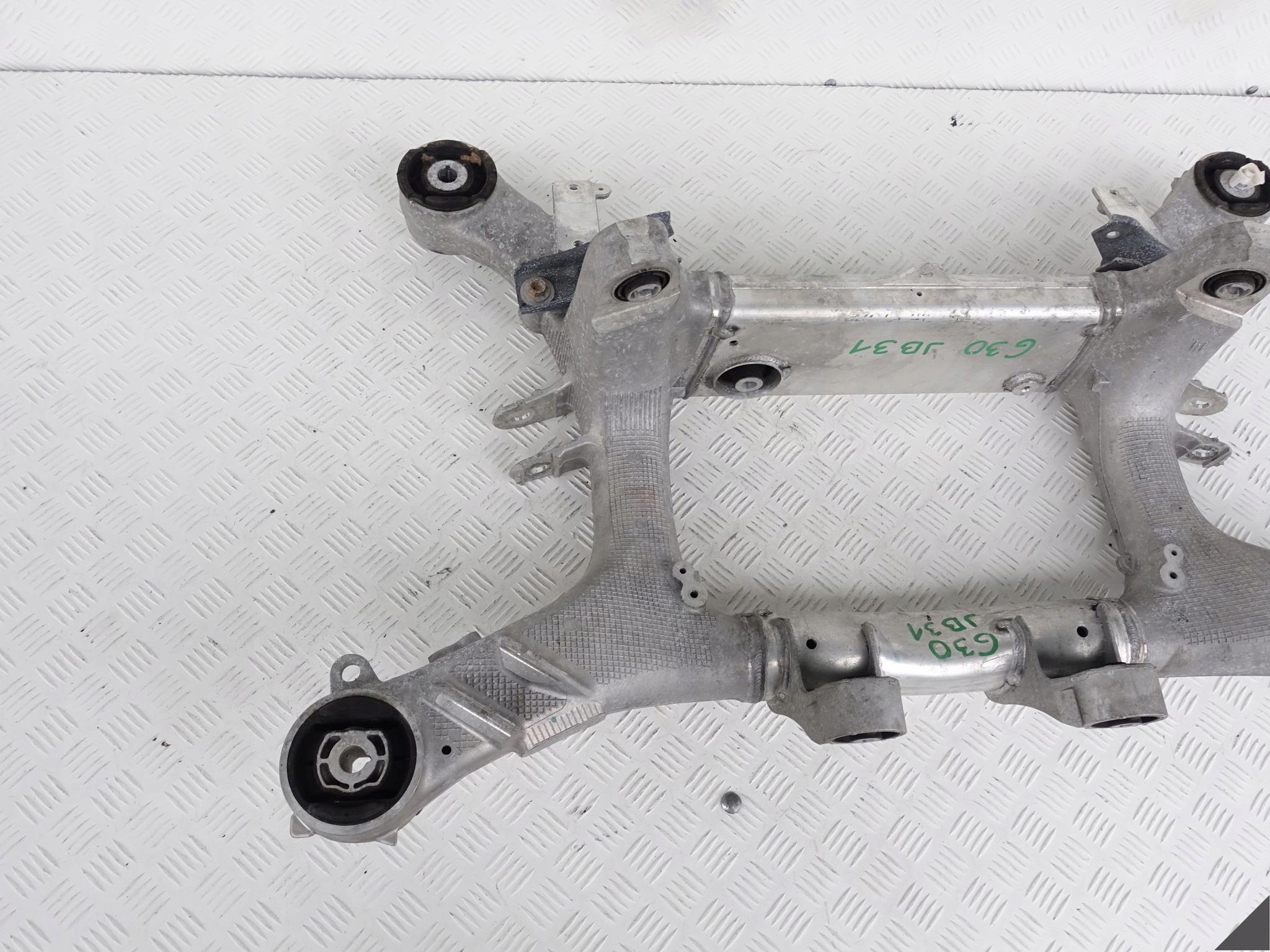 BMW G30 SEDAN G11 G12 G16 WÓZEK SANKI BELKA TYŁ BMW G30 SEDAN G11 G12 G16 WÓZEK SANKI BELKA TYŁ - obrazek 2