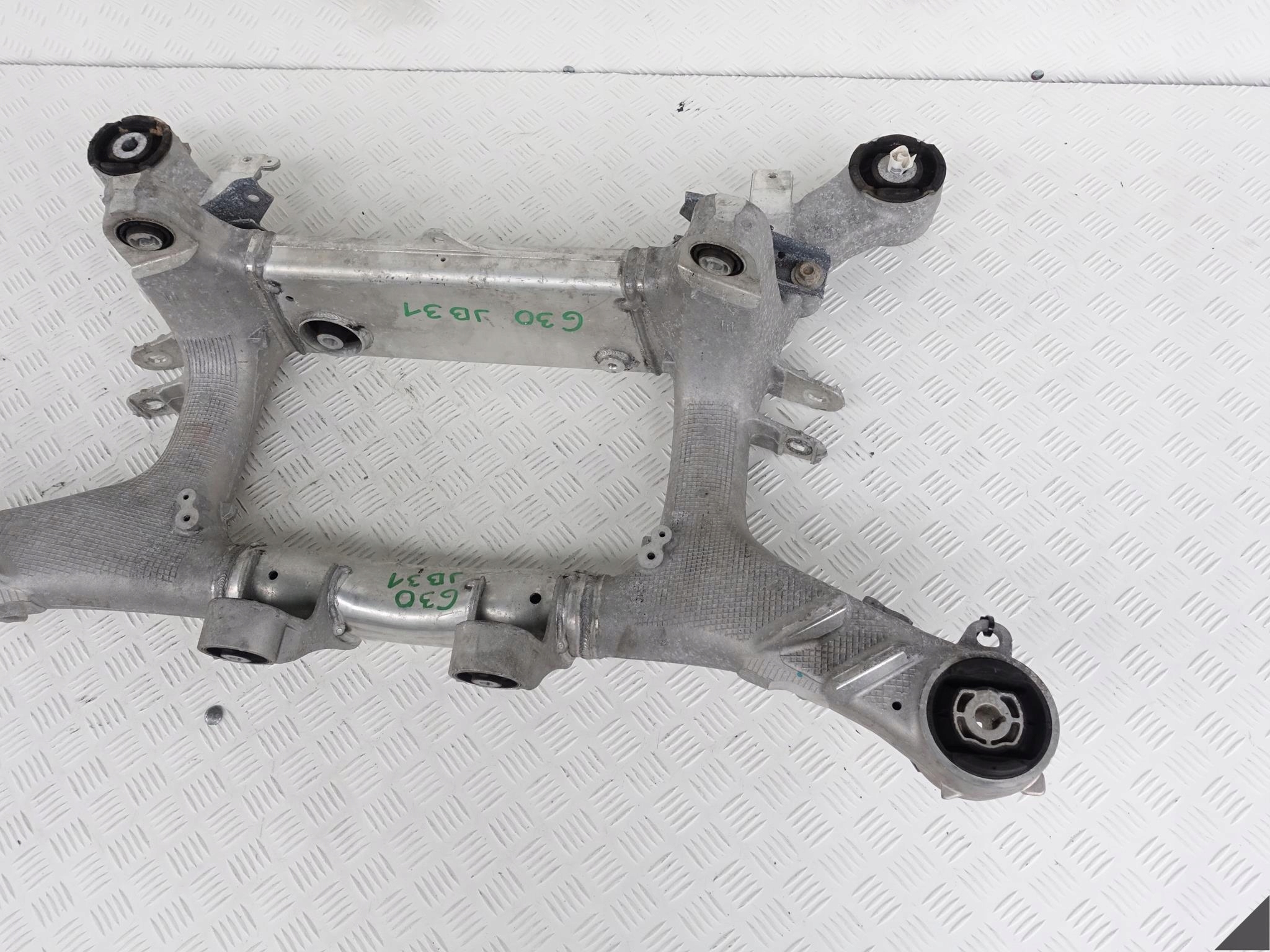 BMW G30 SEDAN G11 G12 G16 WÓZEK SANKI BELKA TYŁ BMW G30 SEDAN G11 G12 G16 WÓZEK SANKI BELKA TYŁ - obrazek 3