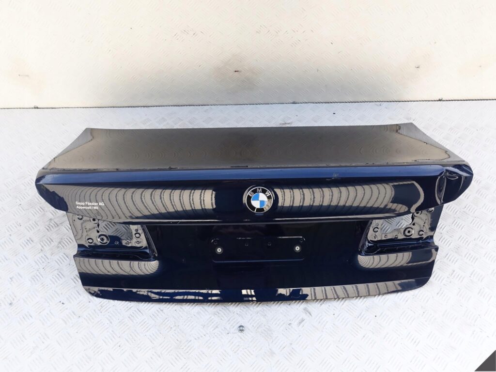 BMW 5 G30 M5 F90 SEDAN POKRYWA BAGAŻNIKA TYŁ BMW 5 G30 M5 F90 SEDAN POKRYWA BAGAŻNIKA TYŁ