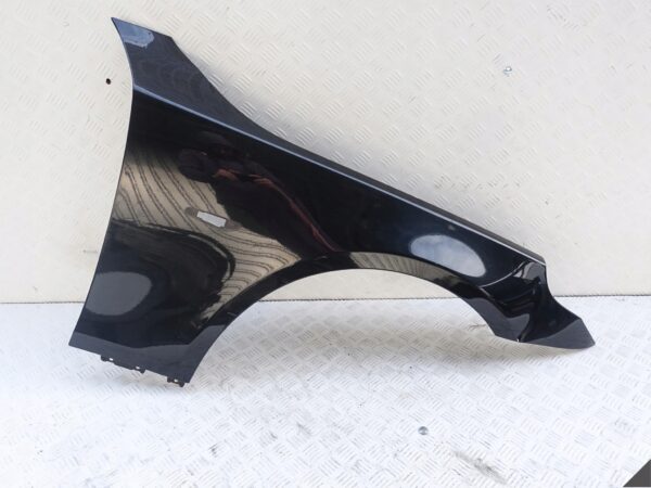 BMW 5 E60 E61 03-10 BŁOTNIK PRAWY PRZÓD BMW 5 E60 E61 03-10 BŁOTNIK PRAWY PRZÓD