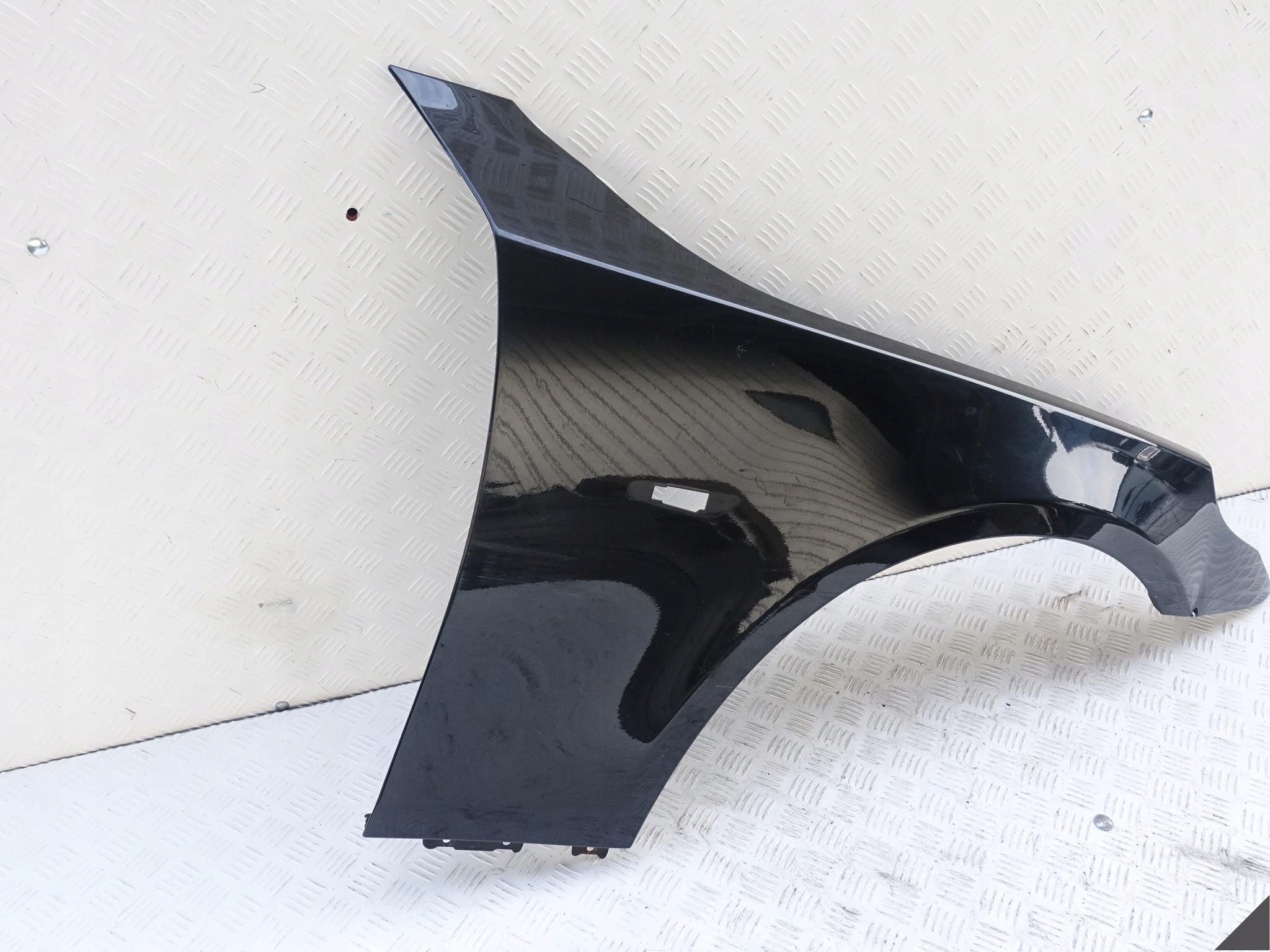 BMW 5 E60 E61 03-10 BŁOTNIK PRAWY PRZÓD BMW 5 E60 E61 03-10 BŁOTNIK PRAWY PRZÓD - obrazek 2