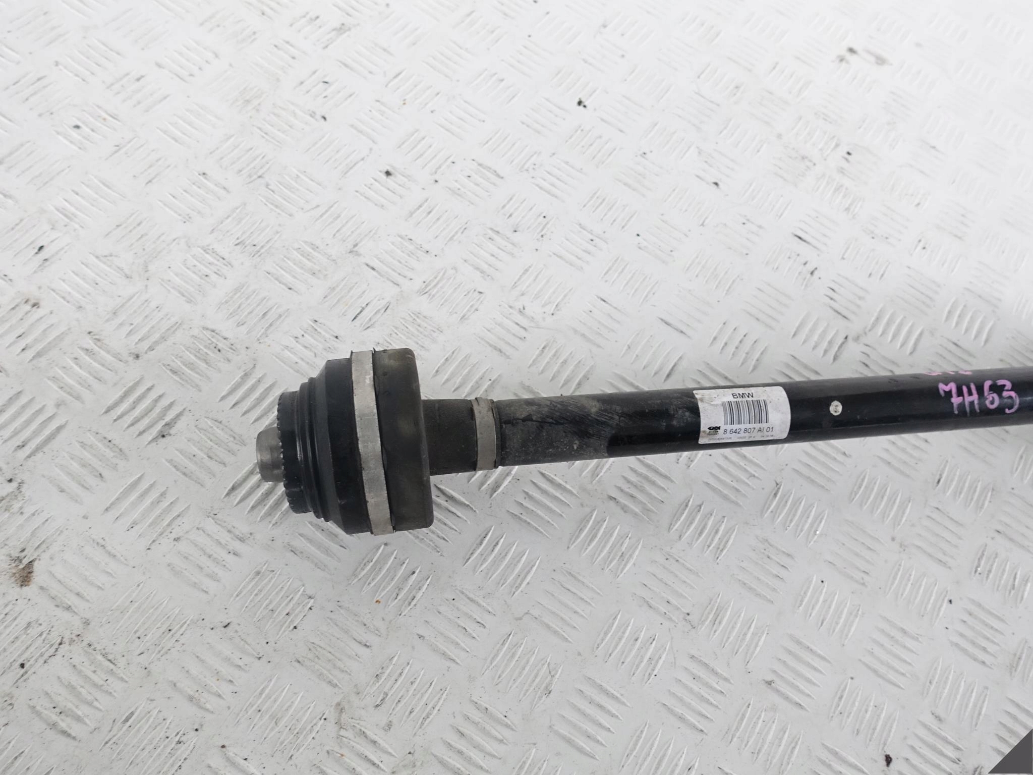 BMW 7 G12 G11 M760iX 50i PÓŁOŚ LEWA TYŁ 8642807 BMW 7 G12 G11 M760iX 50i PÓŁOŚ LEWA TYŁ 8642807 - obrazek 2