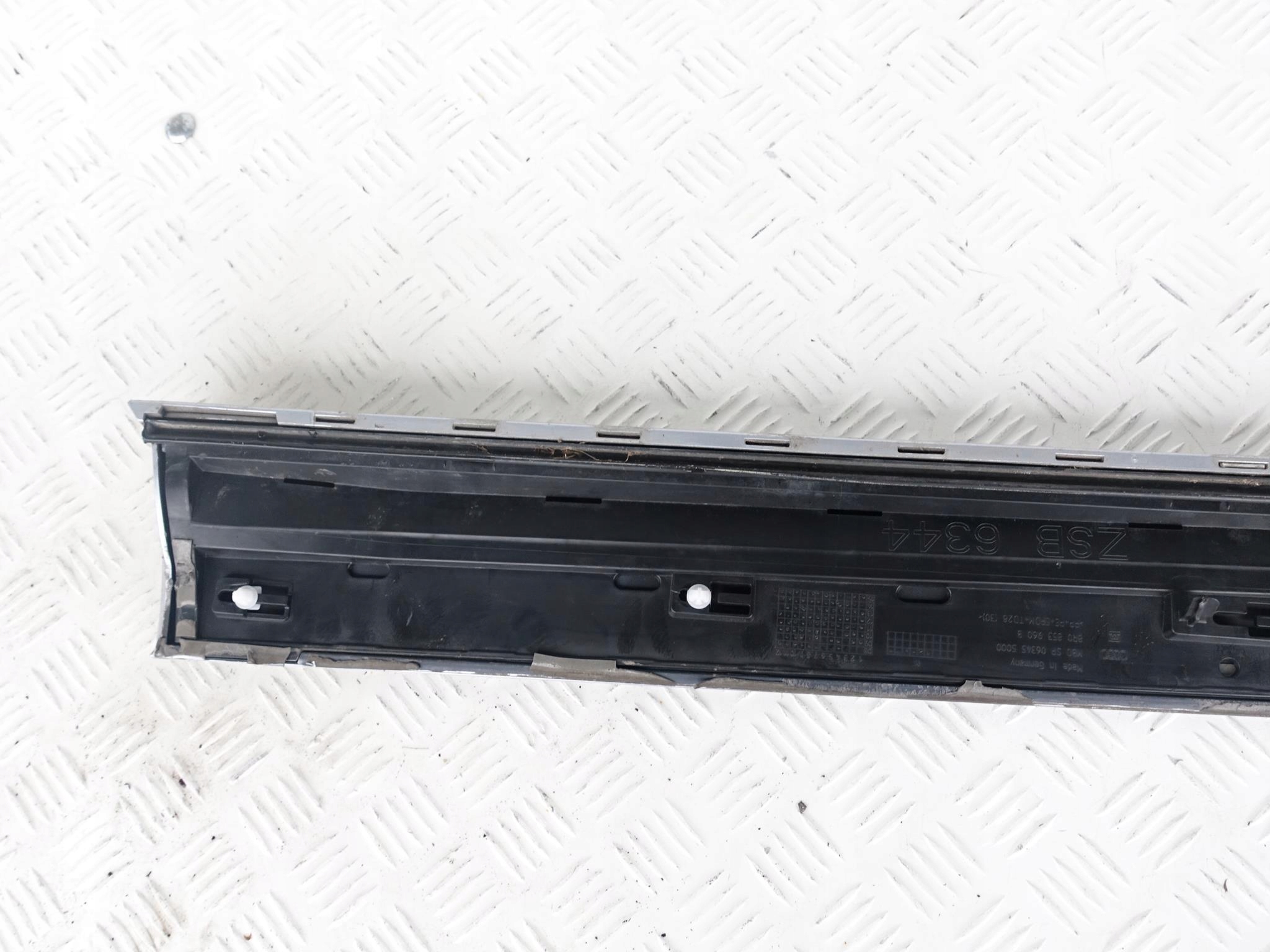 AUDI Q5 SQ5 8R0 S-LINE 08-16 LISTWA DRZWI PRAWA AUDI Q5 SQ5 8R0 S-LINE 08-16 LISTWA DRZWI PRAWA - obrazek 4