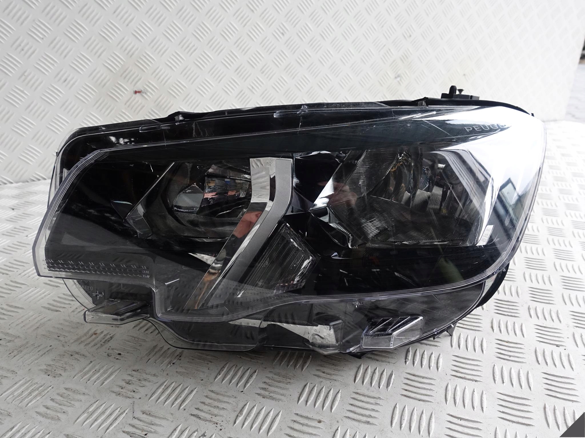 PEUGEOT RIFTER 18- ZWYKŁA H7 LEWA PRZÓD EU USZK. LAMPA PEUGEOT RIFTER 18- ZWYKŁA H7 LEWA PRZÓD EU USZK. LAMPA