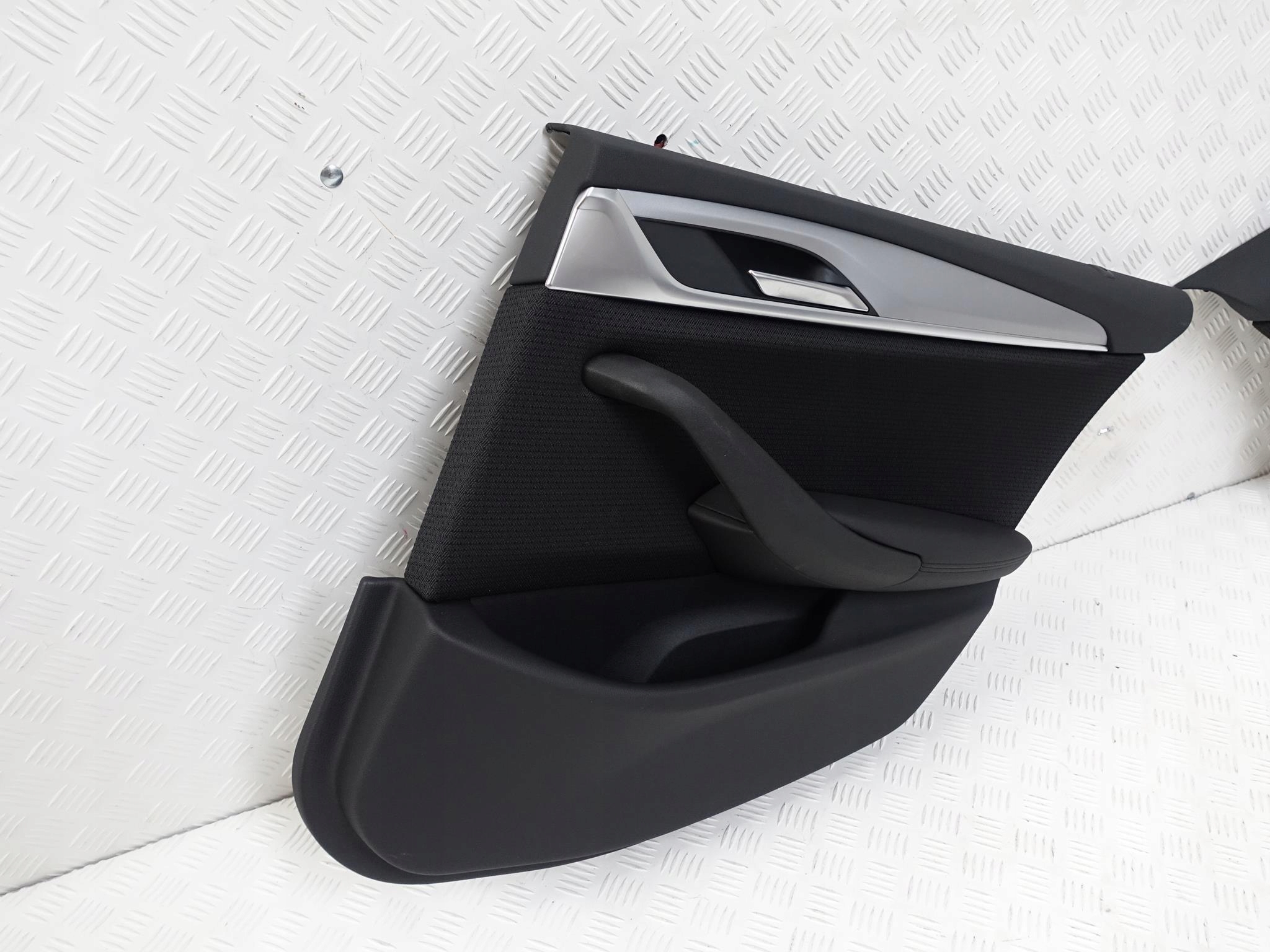 BMW 5 G30 G31 PRAWA LEWA TYŁ TAPICERKA SKÓRA BMW 5 G30 G31 PRAWA LEWA TYŁ TAPICERKA SKÓRA - obrazek 2