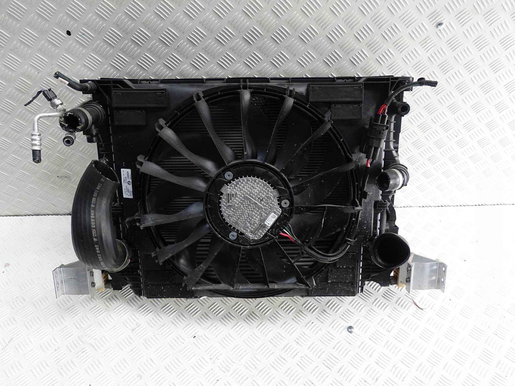 BMW 5 G31 G30 3.0Xd 265PS ZESTAW CHŁODNIC KOMPLET BMW 5 G31 G30 3.0Xd 265PS ZESTAW CHŁODNIC KOMPLET - obrazek 6