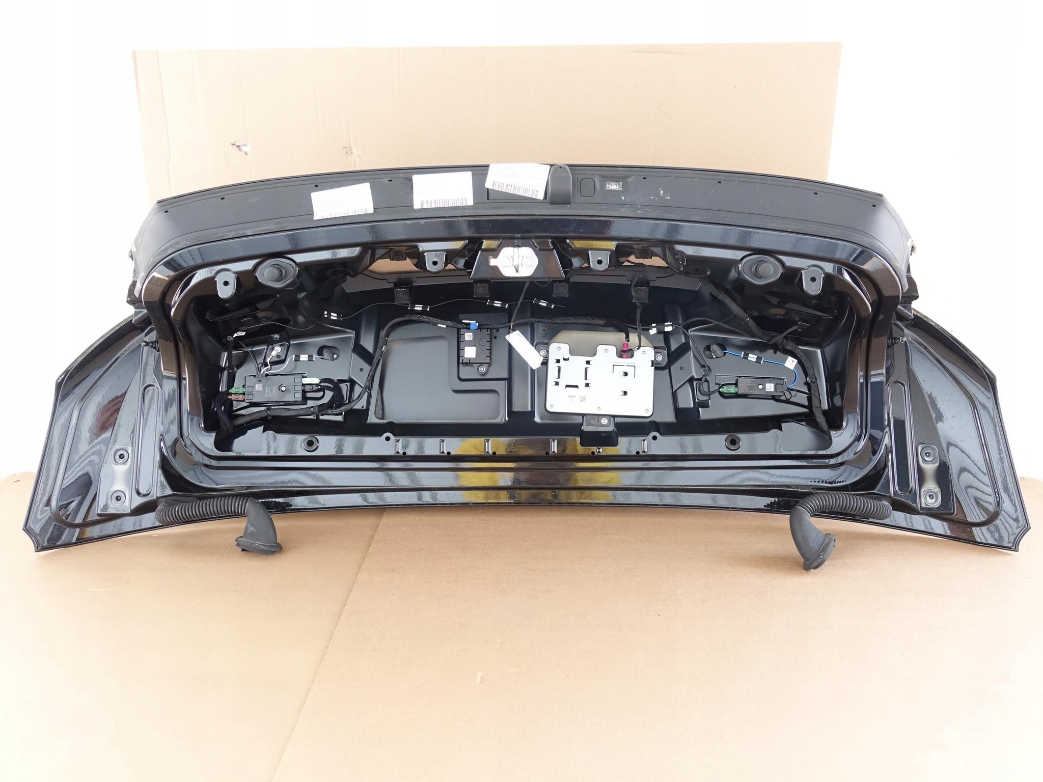BMW 8 G14 M8 F91 KOLOR 475 KLAPA POKRYWA KAMERA BMW 8 G14 M8 F91 KOLOR 475 KLAPA POKRYWA KAMERA - obrazek 4