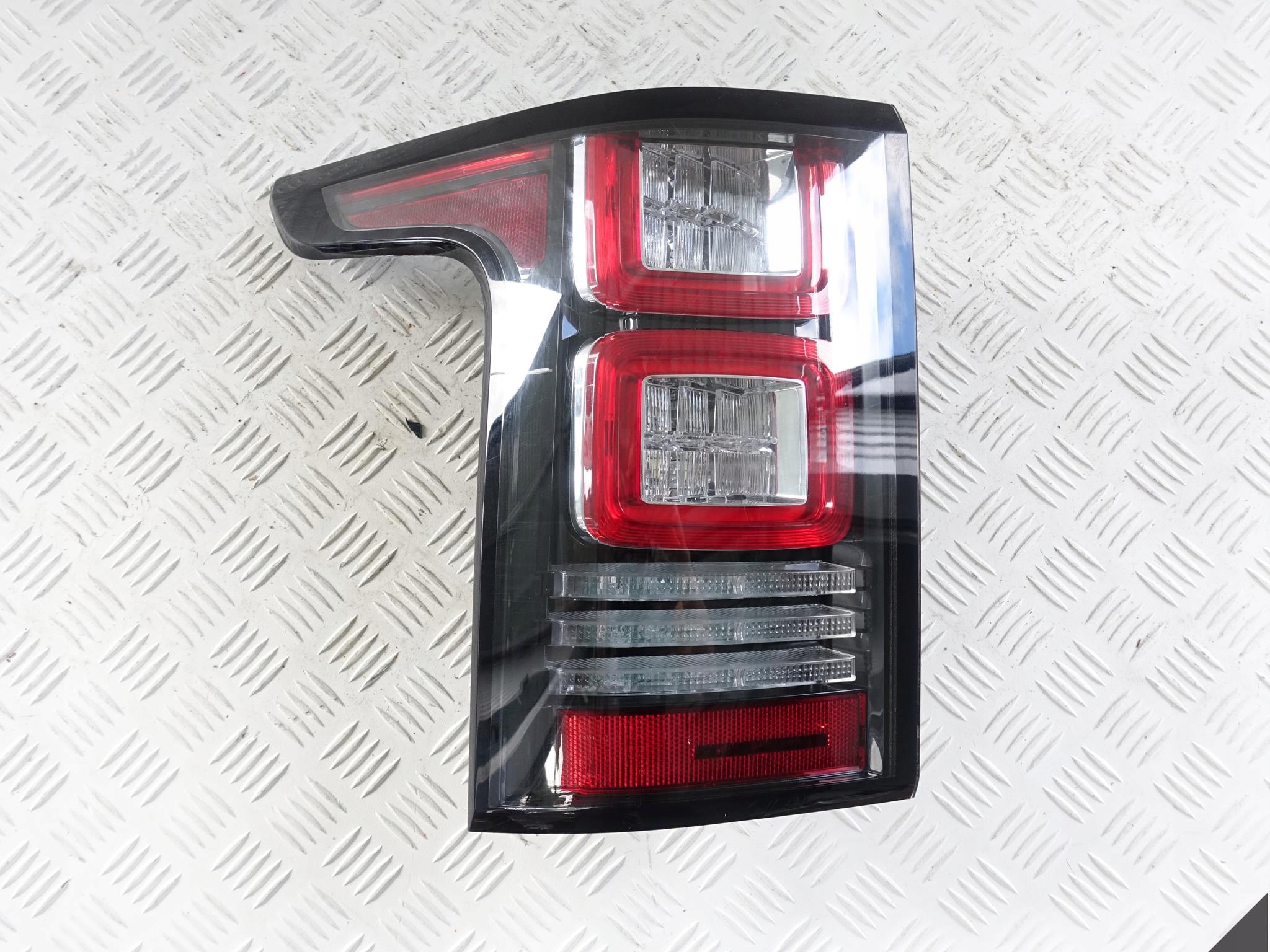 RANGE ROVER VOGUE IV L405 LIFT 13- LED LEWA TYŁ EU RANGE ROVER VOGUE IV L405 LIFT 13- LED LEWA TYŁ EU