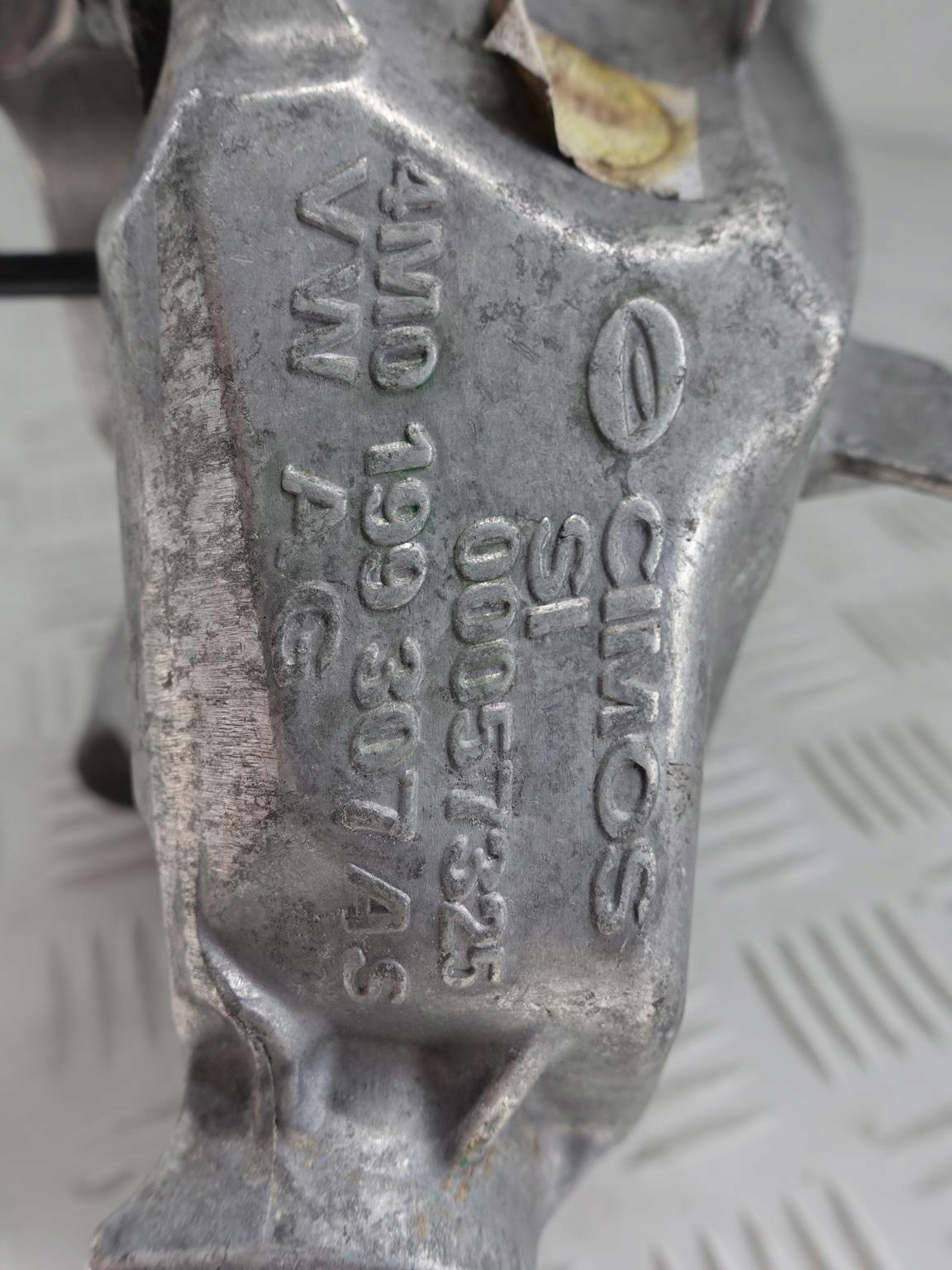 AUDI A4 A5 8W PODPORA ŁAPA SILNIKA MOCOWANIE AUDI A4 A5 8W PODPORA ŁAPA SILNIKA MOCOWANIE - obrazek 4