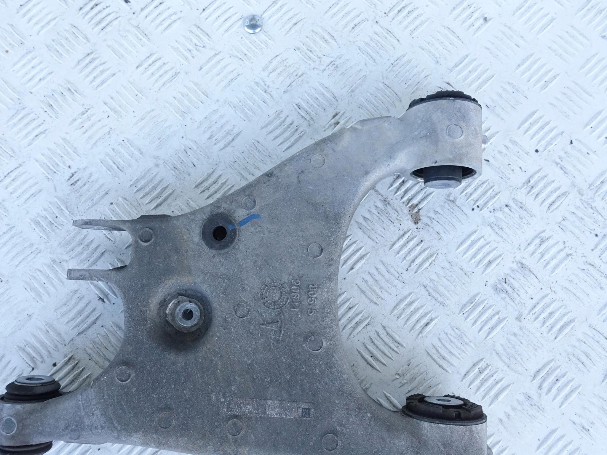 TESLA X WAHACZ TYŁ PRAWY 1027451-00-D DOLNY TESLA X WAHACZ TYŁ PRAWY 1027451-00-D DOLNY - obrazek 3