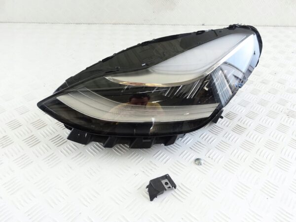 TESLA MODEL 3 III 17-20 LAMPA FULL LED LEWA PRZÓD