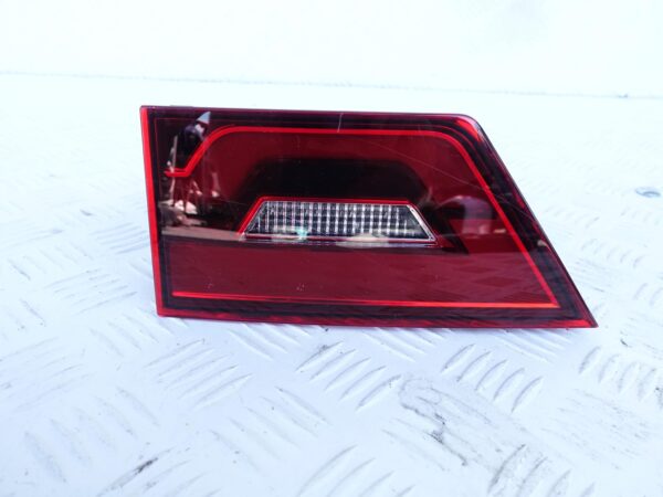JAGUAR E-PACE X540 LED PRAWA LAMPA W KLAPĘ TYŁ JAGUAR E-PACE X540 LED PRAWA LAMPA W KLAPĘ TYŁ