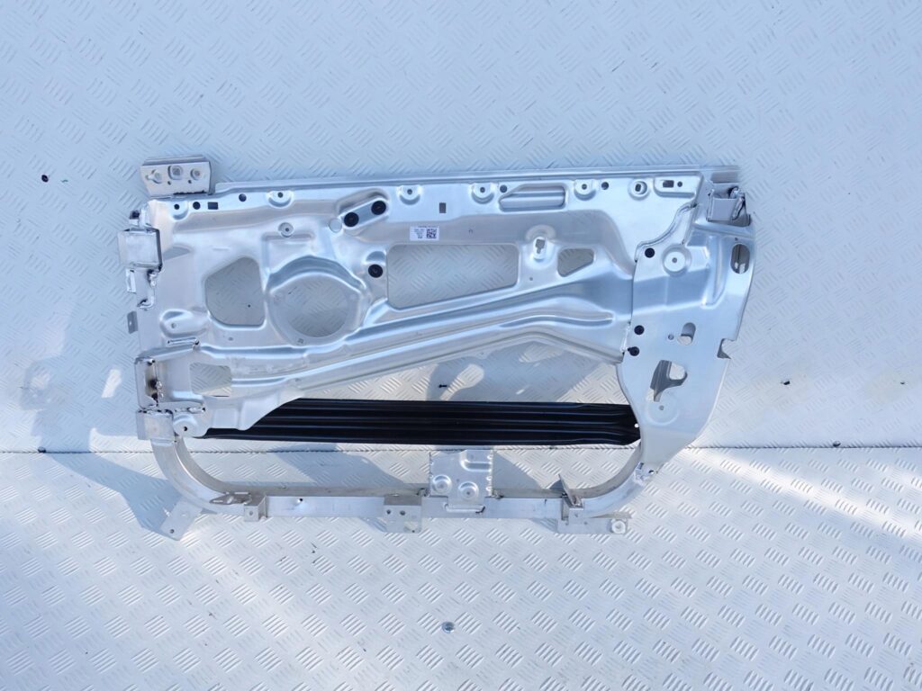 BMW i3 DRZWI PRAWE PRZÓD 7427330 BMW i3 DRZWI PRAWE PRZÓD 7427330