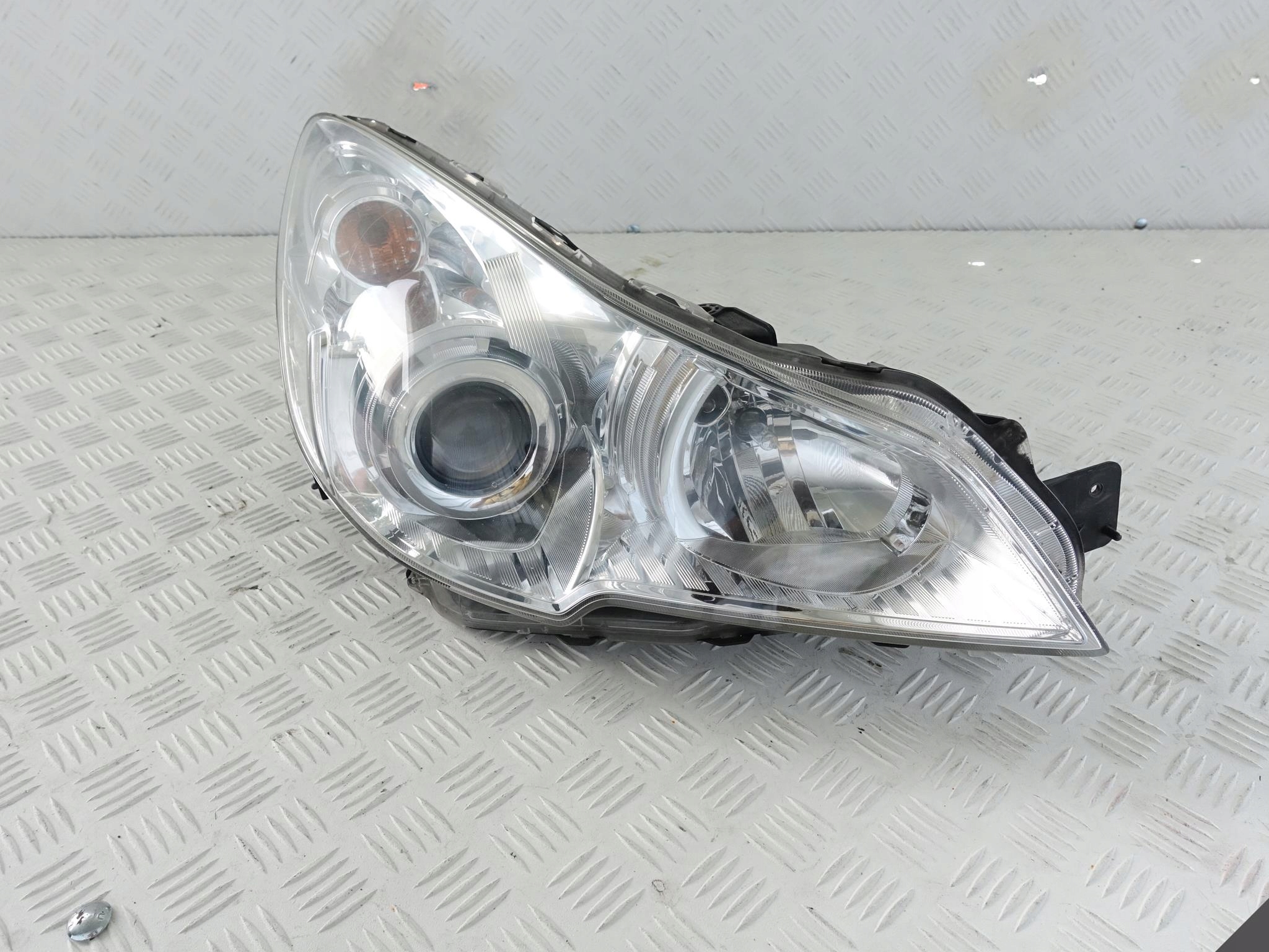 SUBARU LEGACY 5 V OUTBACK 4 IV 09-14 ZWYKŁA EU LAMPA SUBARU LEGACY 5 V OUTBACK 4 IV 09-14 ZWYKŁA EU LAMPA