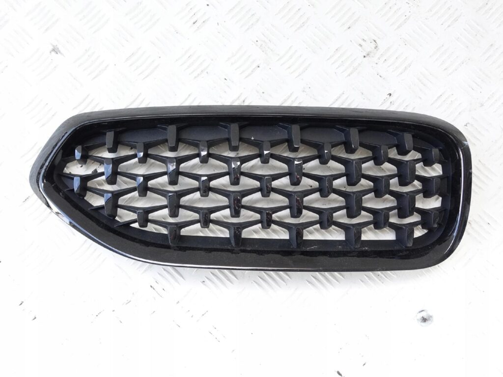 BMW Z4 G29 GRILL ATRAPA NERKA PRAWA 8091296 BMW Z4 G29 GRILL ATRAPA NERKA PRAWA 8091296