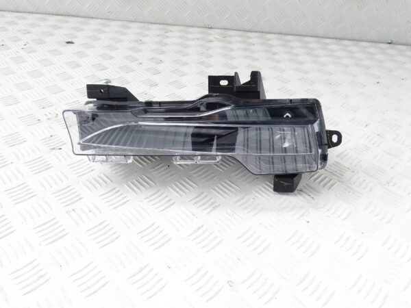 TESLA III 3 LED DRL HALOGEN PRAWY 1077396-00-D TESLA III 3 LED DRL HALOGEN PRAWY 1077396-00-D